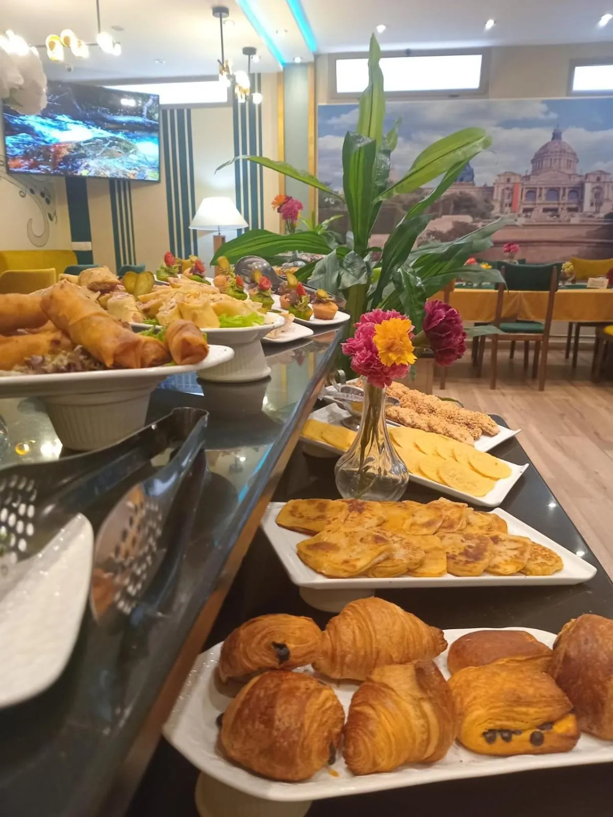 Buffet breakfast in Hotel Le Musée