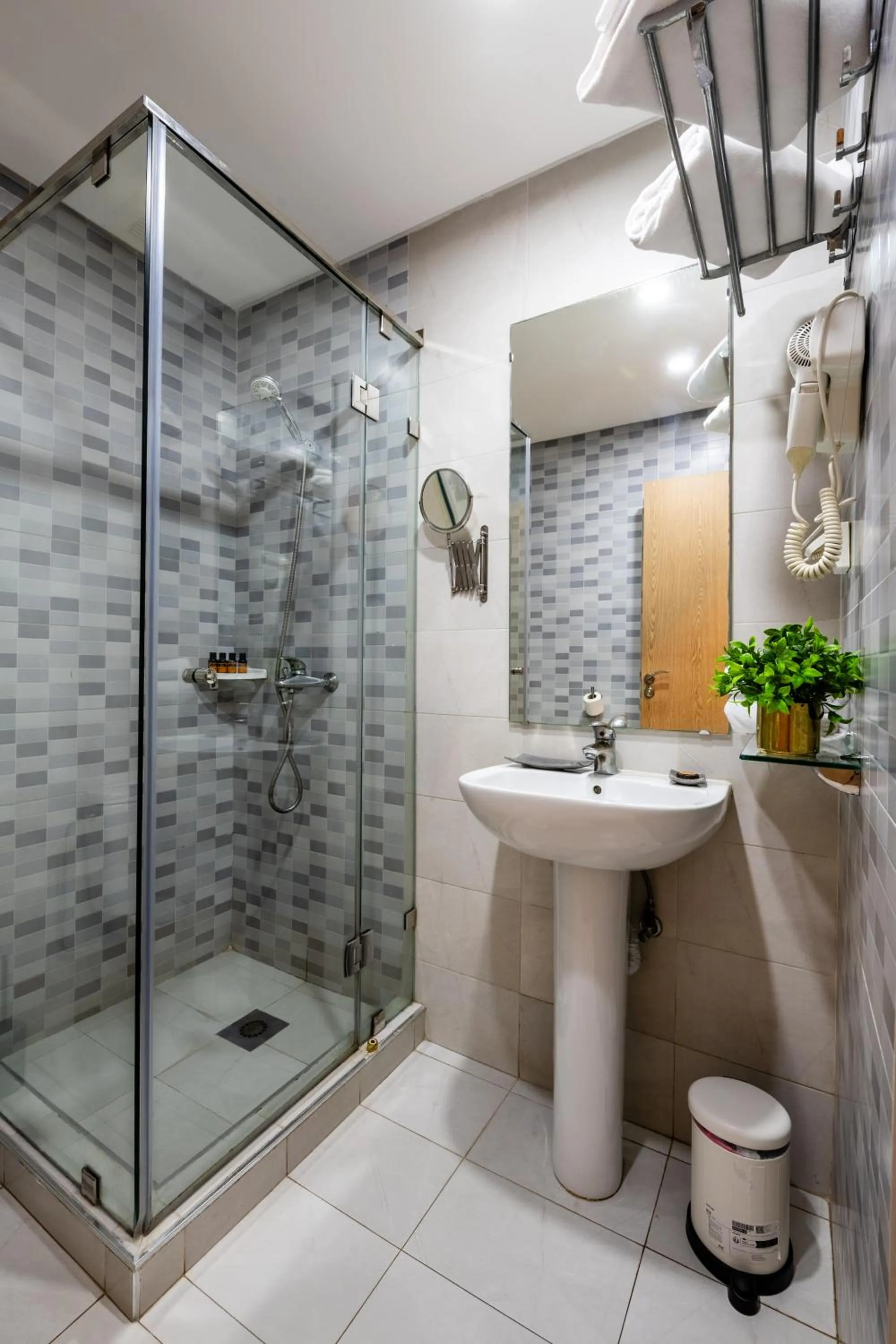 Shower in Hotel Le Musée