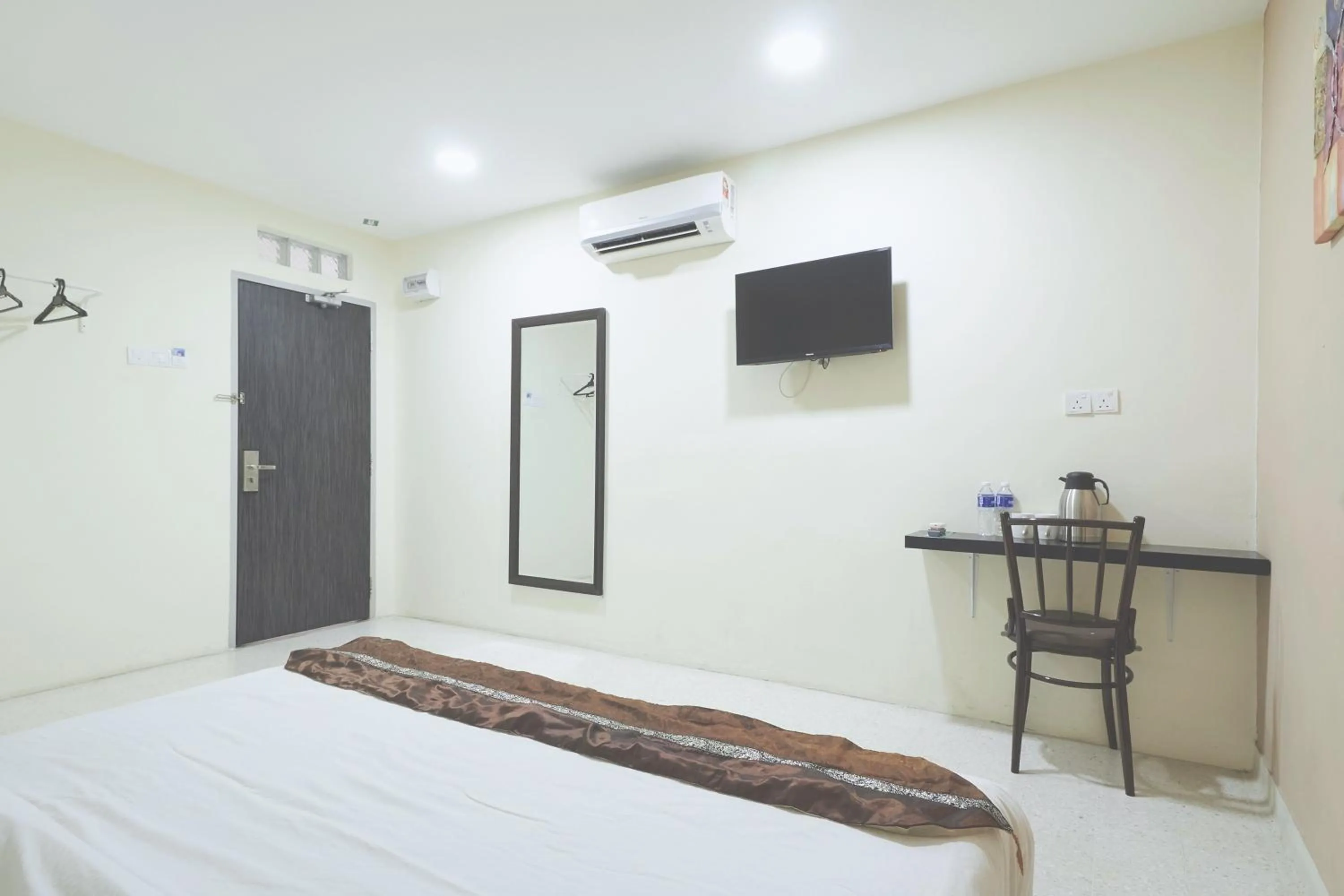 Bed in M S Hotel, Tengku Kelana KTM Klang
