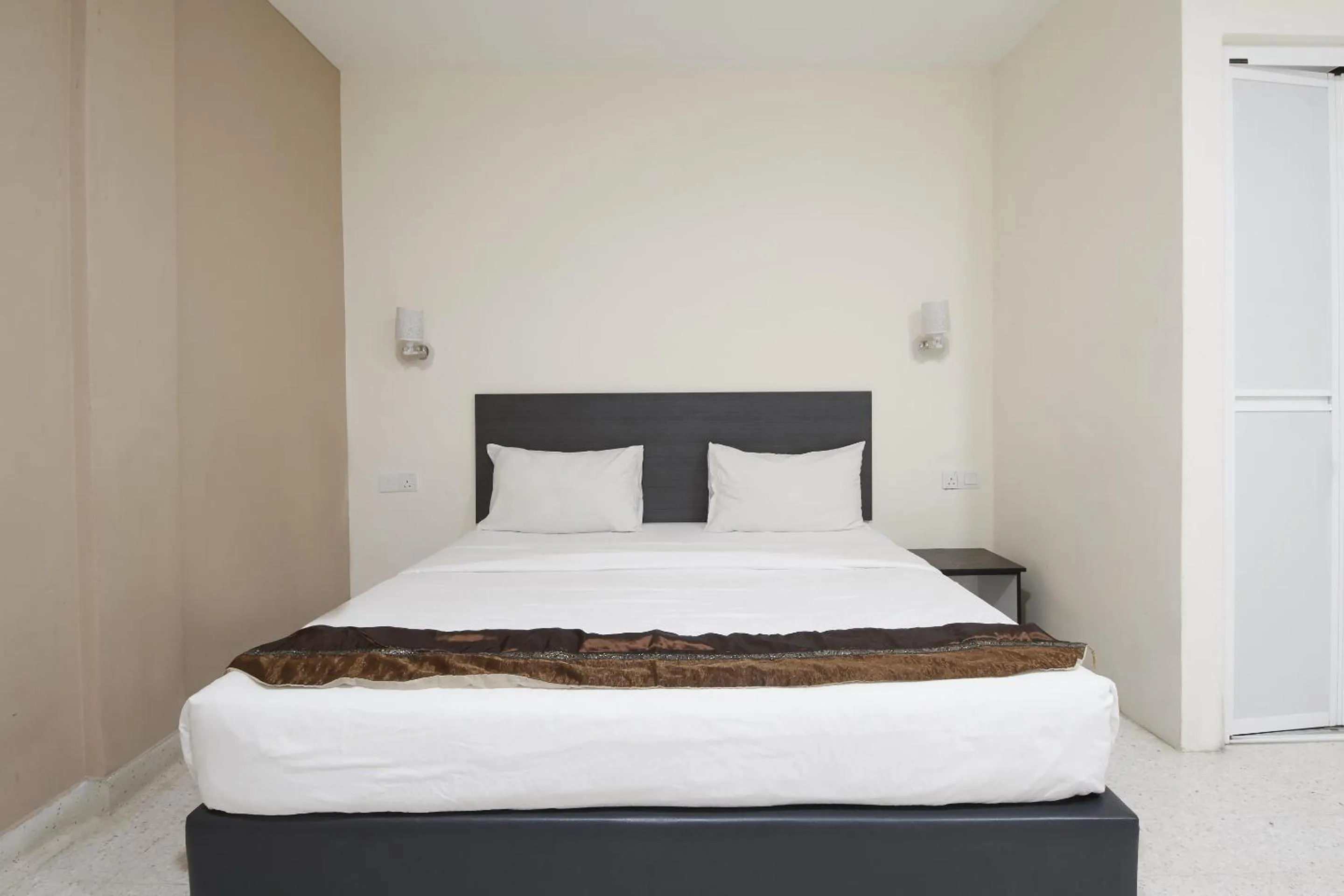 Bed in M S Hotel, Tengku Kelana KTM Klang