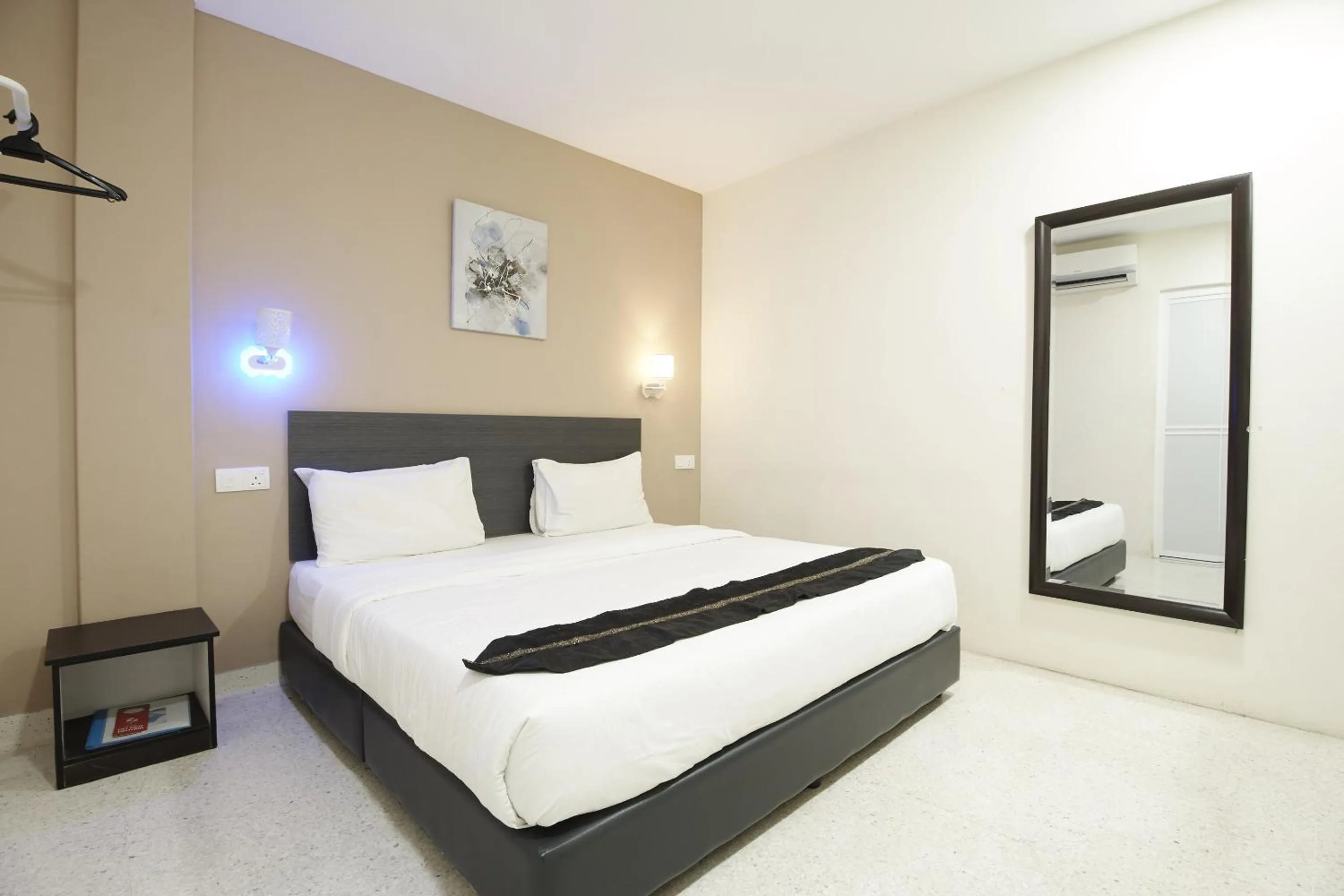 Bed in M S Hotel, Tengku Kelana KTM Klang