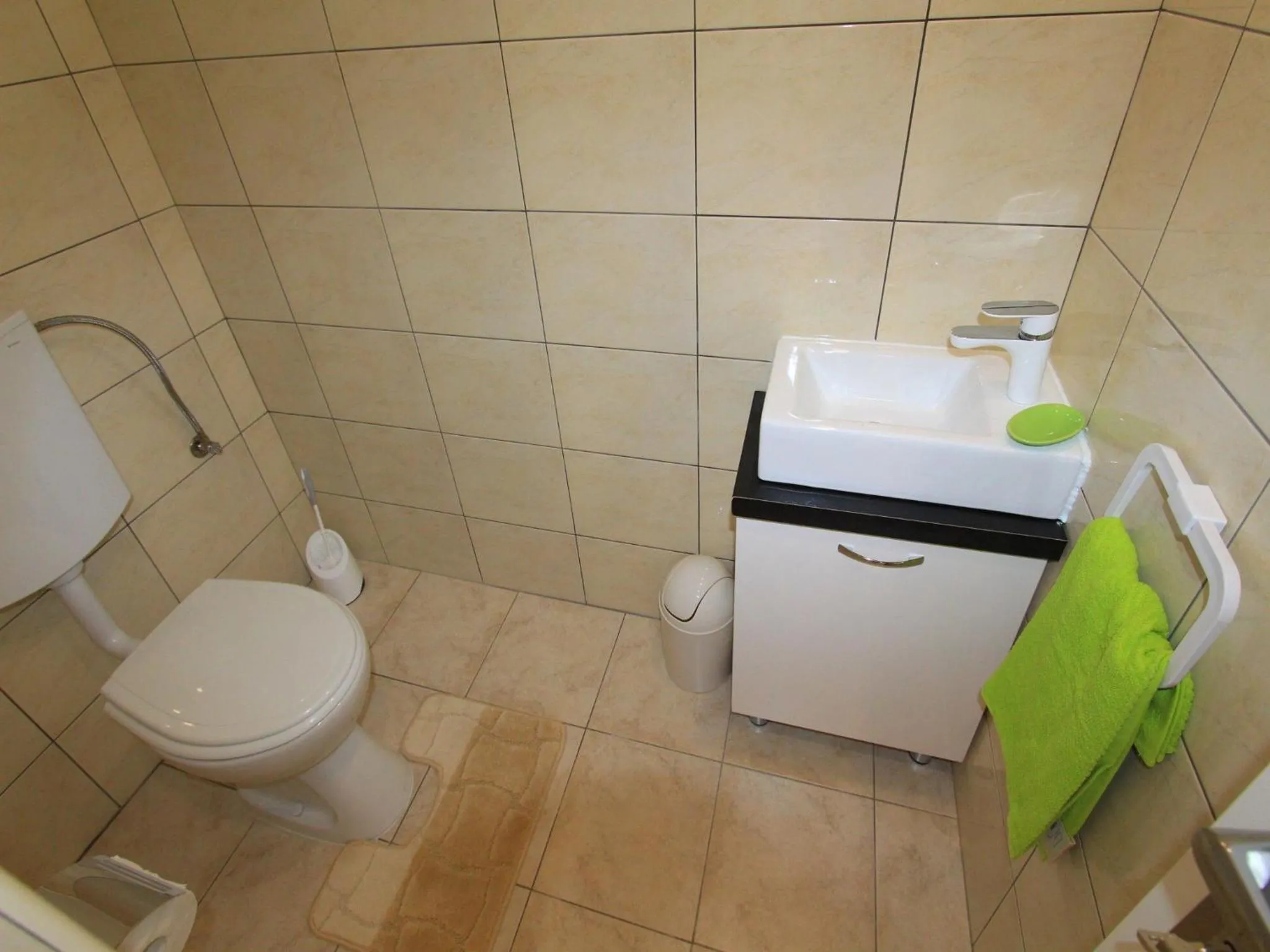 Toilet in Apartments Nero