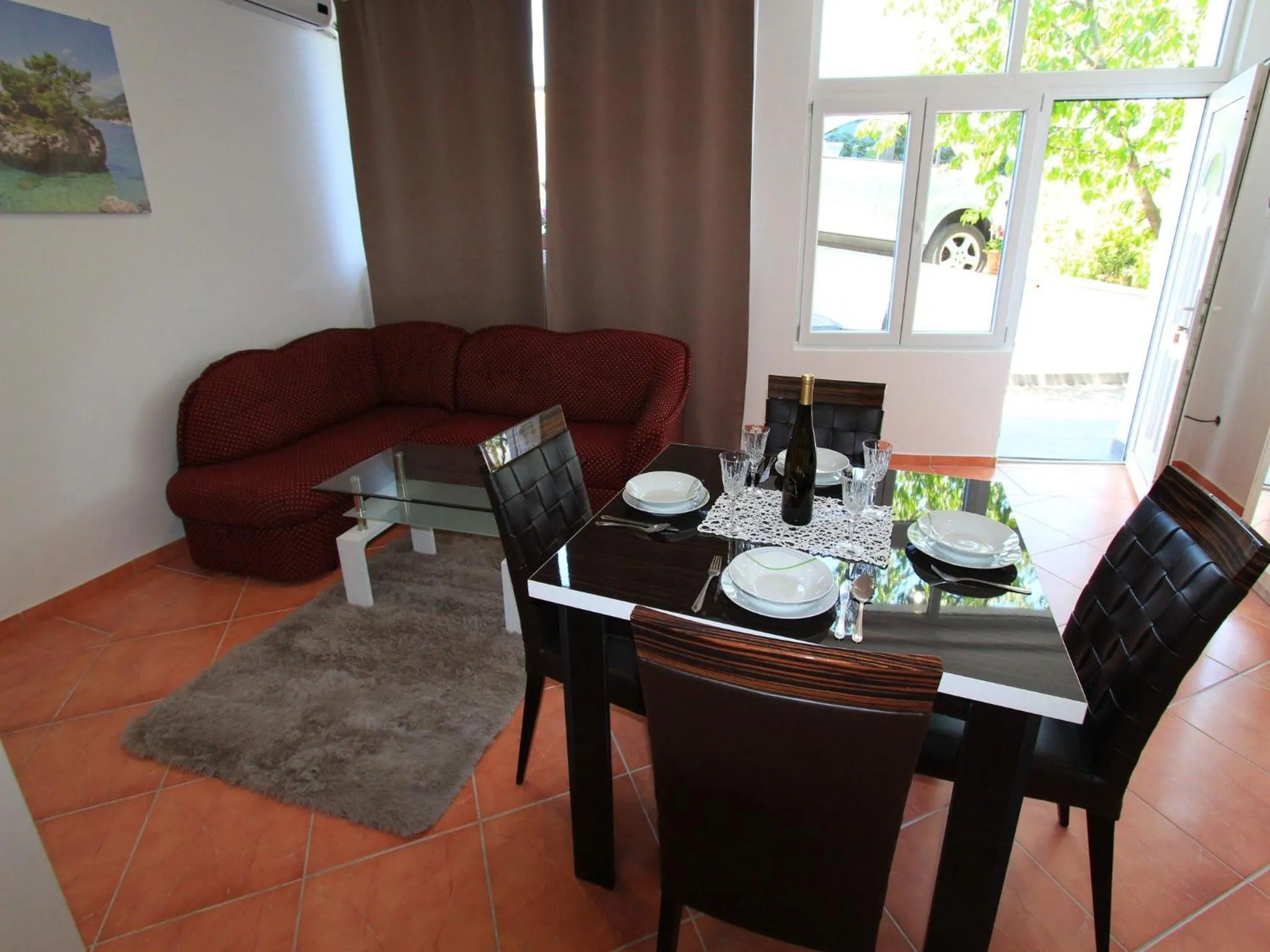 Dining area in Apartments Nero