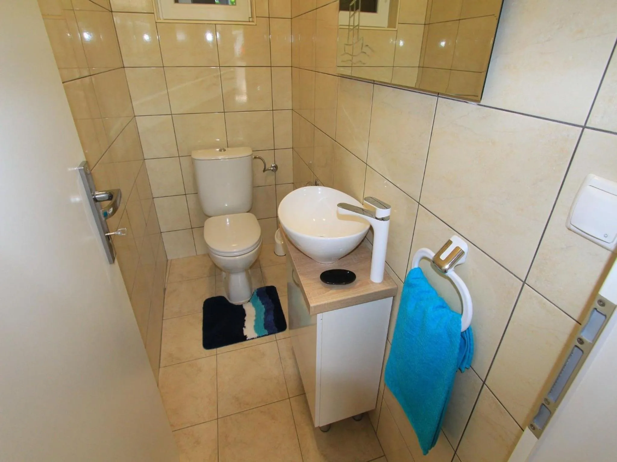 Toilet in Apartments Nero