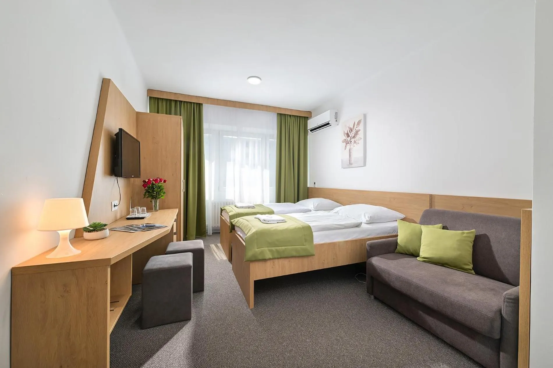 TV and multimedia, Bed in Hotel Plus