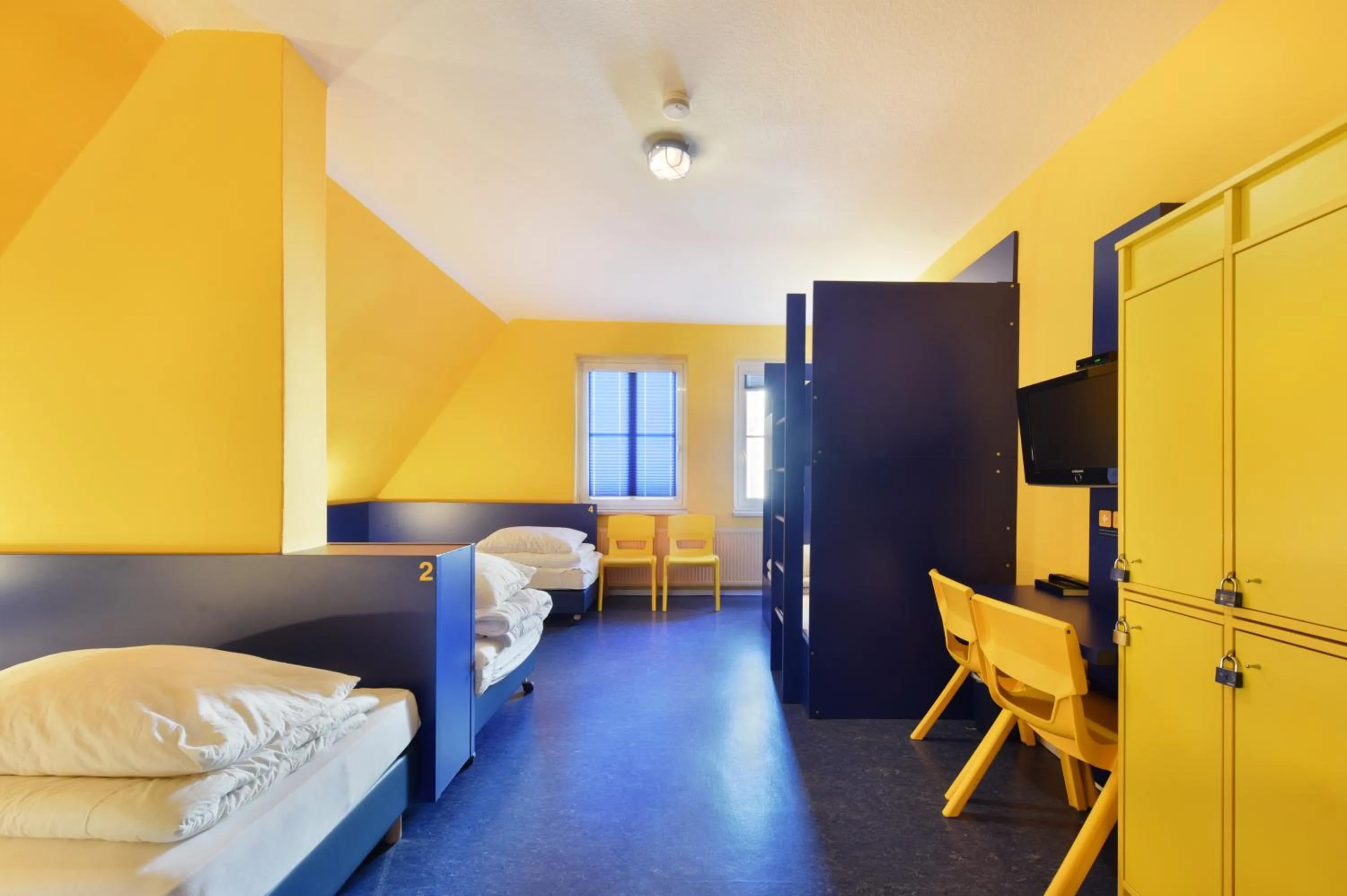 Photo of the whole room, Bed in Bed'nBudget Expo-Hostel Rooms