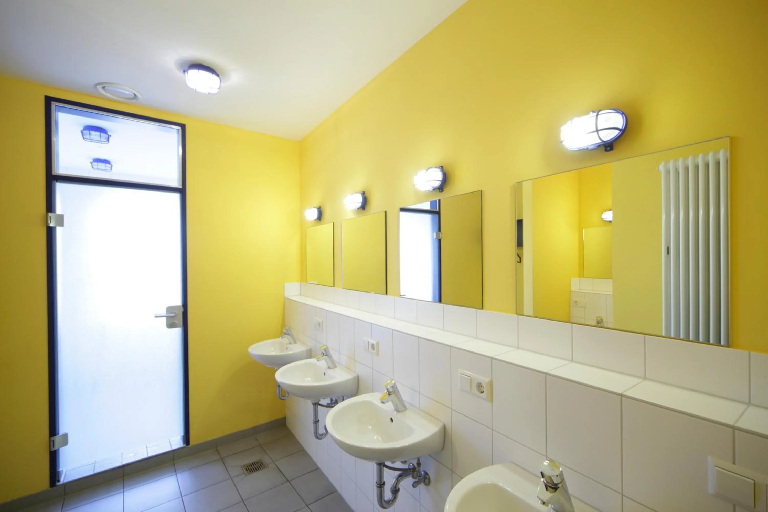 Bathroom in Bed'nBudget Expo-Hostel Rooms