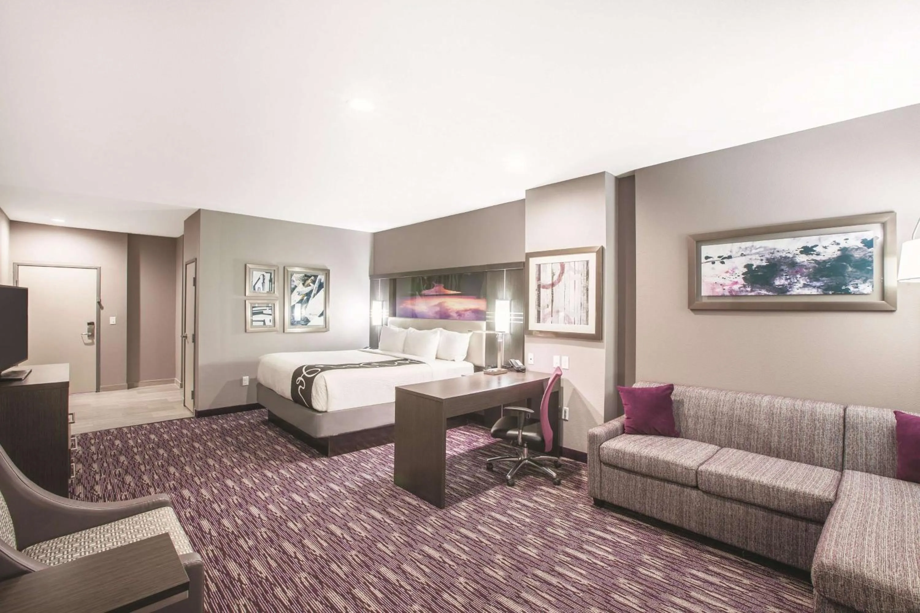 Photo of the whole room, Bed in La Quinta by Wyndham Kingsville