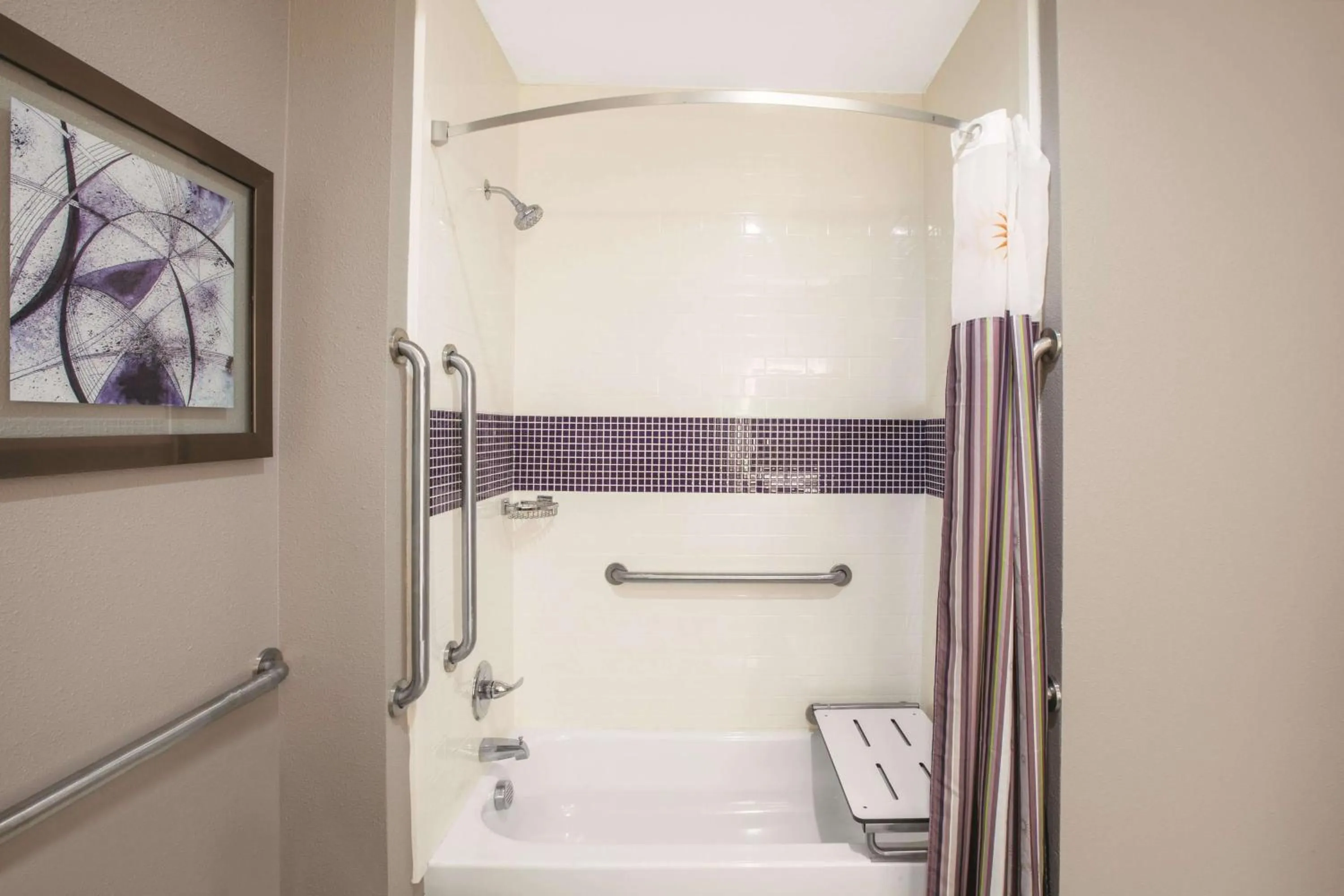 Photo of the whole room in La Quinta by Wyndham Kingsville