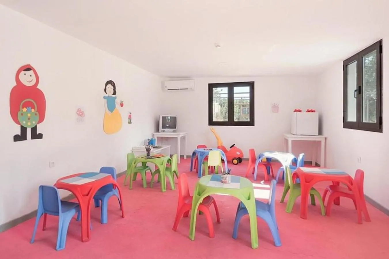 Children play ground in Miramare Resort & Spa