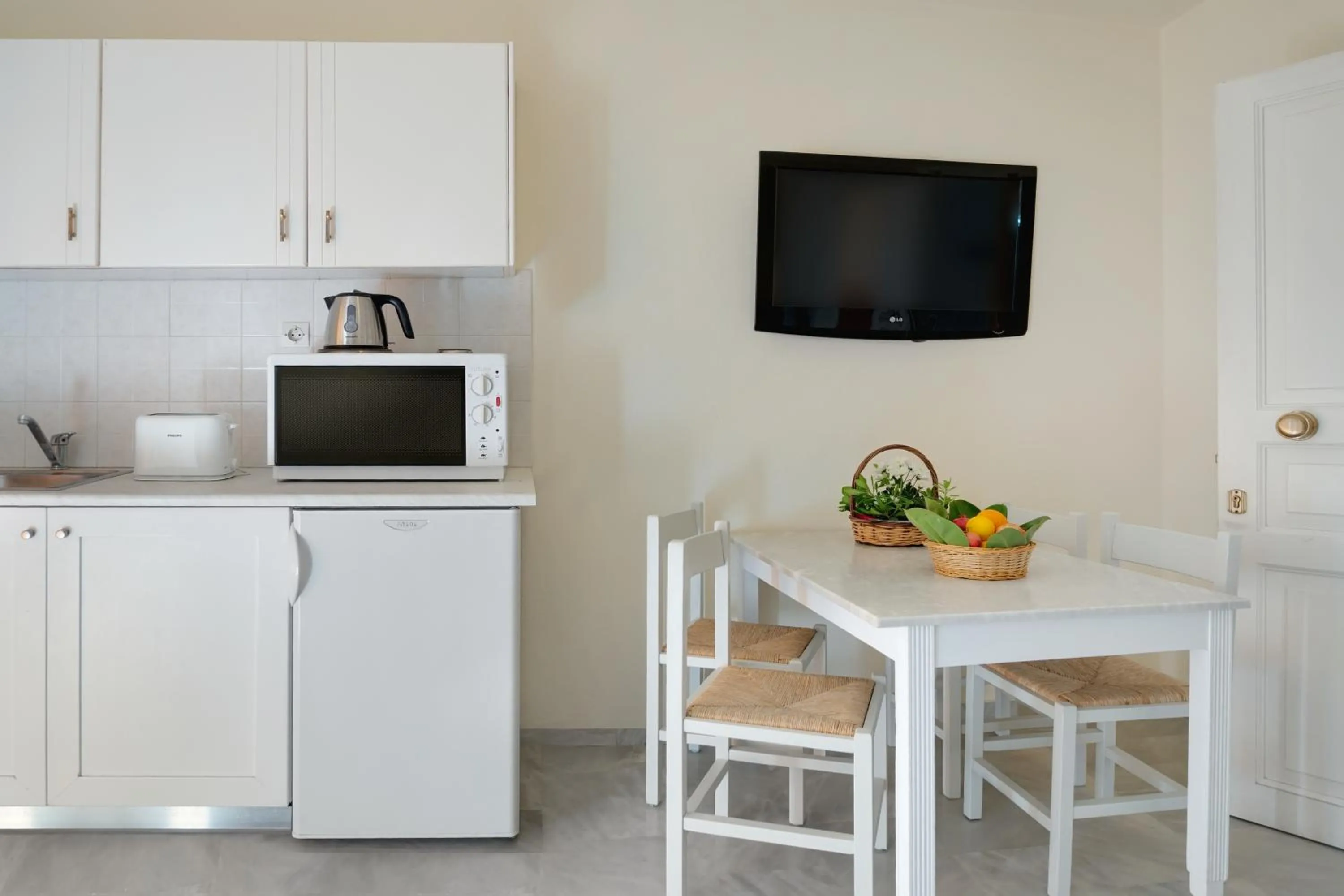 Kitchen or kitchenette in Mare Hotel Apartments