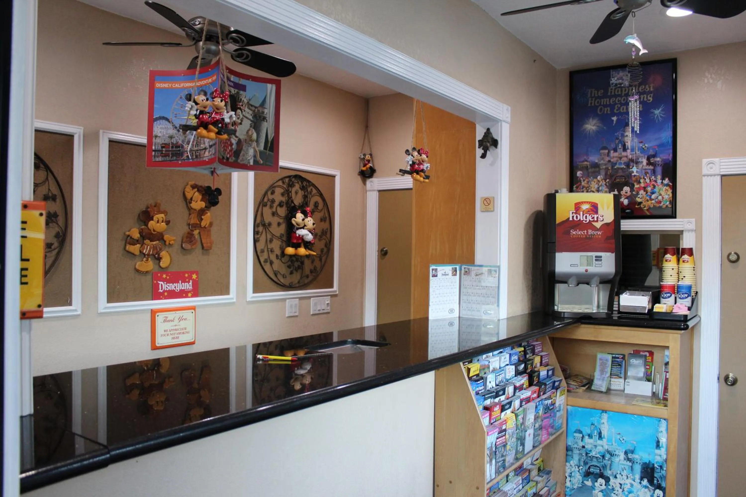 Coffee/tea facilities in Budget Inn Anaheim near Disneyland Drive