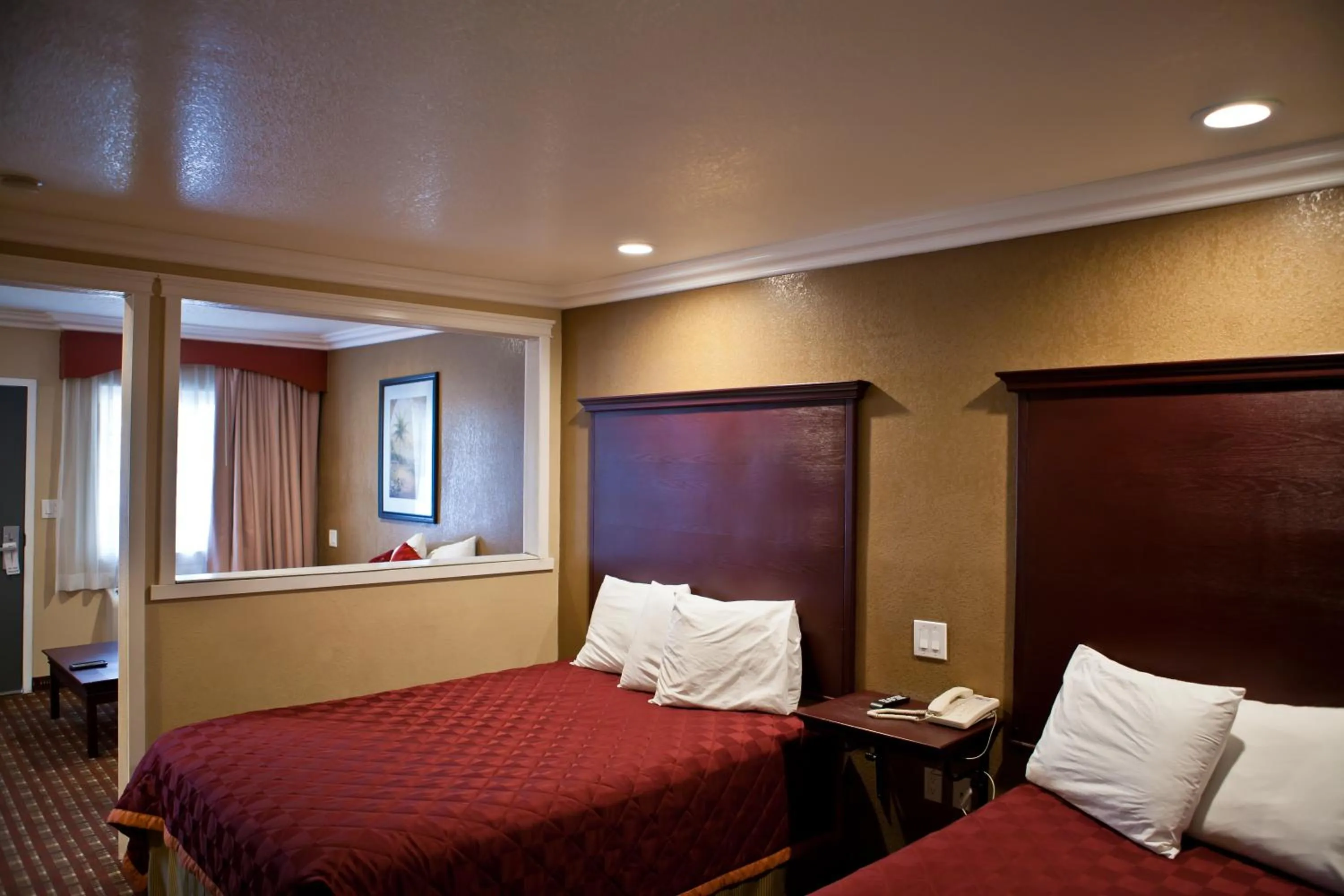 Bedroom, Bed in Budget Inn Anaheim near Disneyland Drive