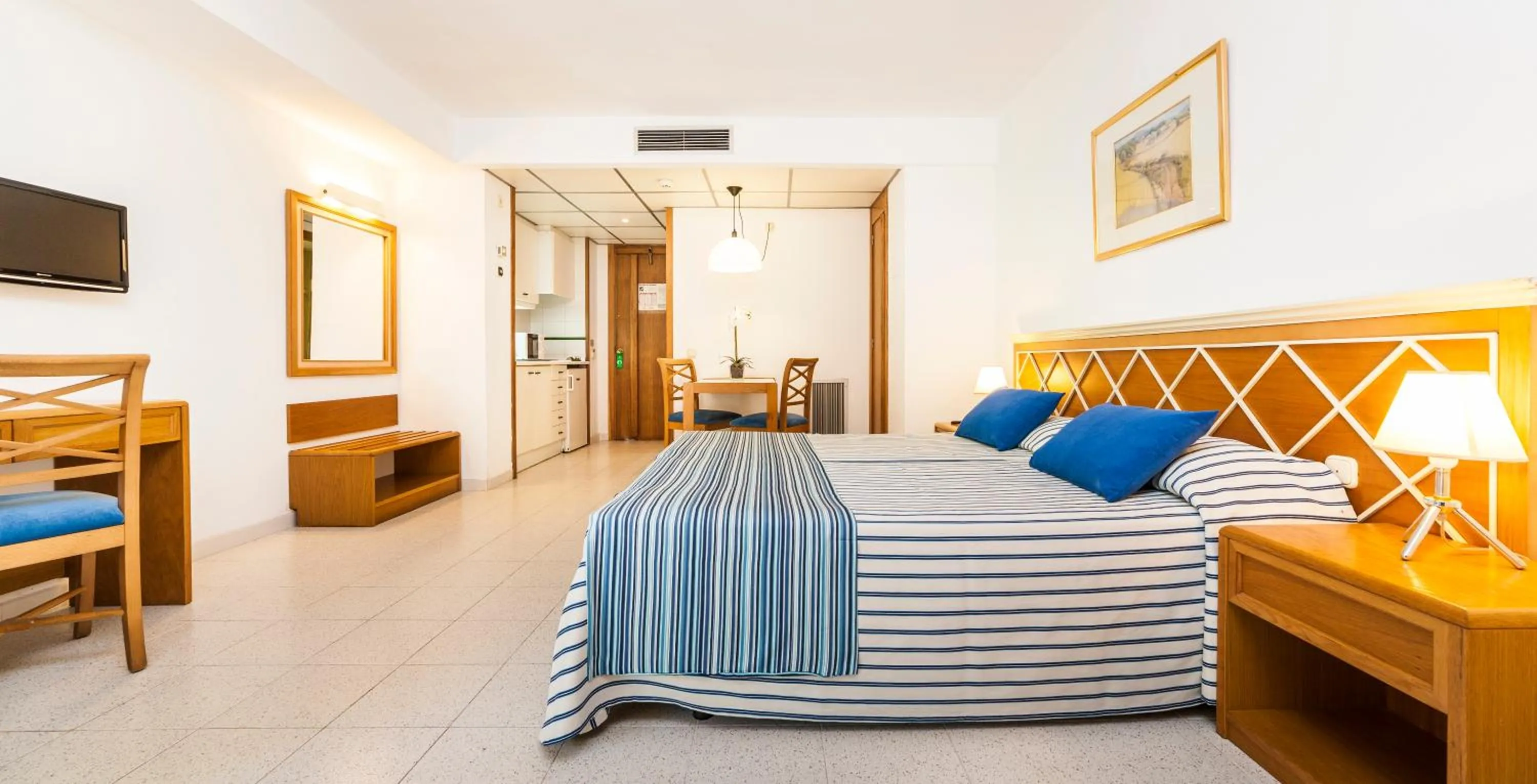 Bedroom, Bed in Globales Nova