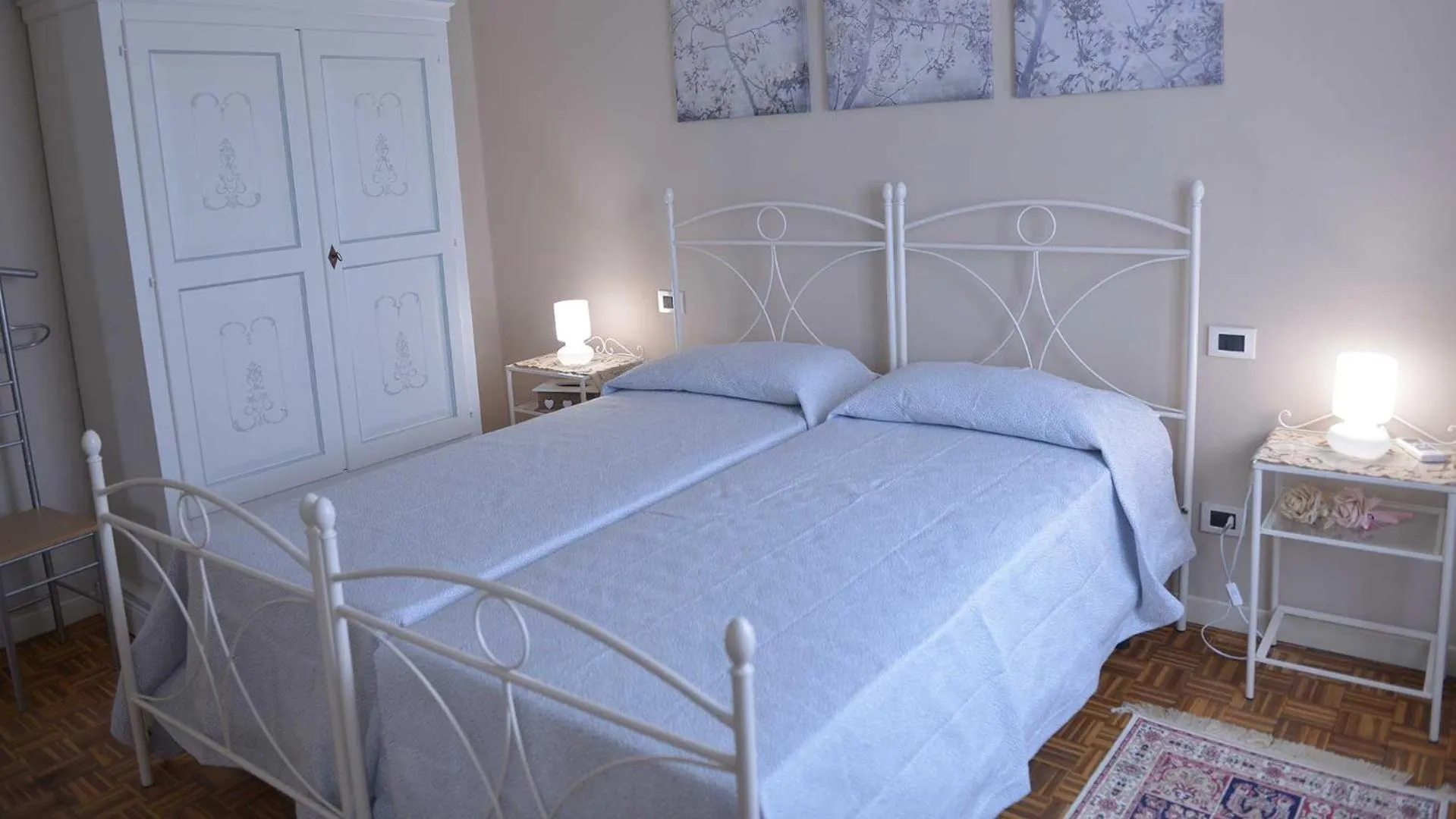 Photo of the whole room in La Locanda Francigena