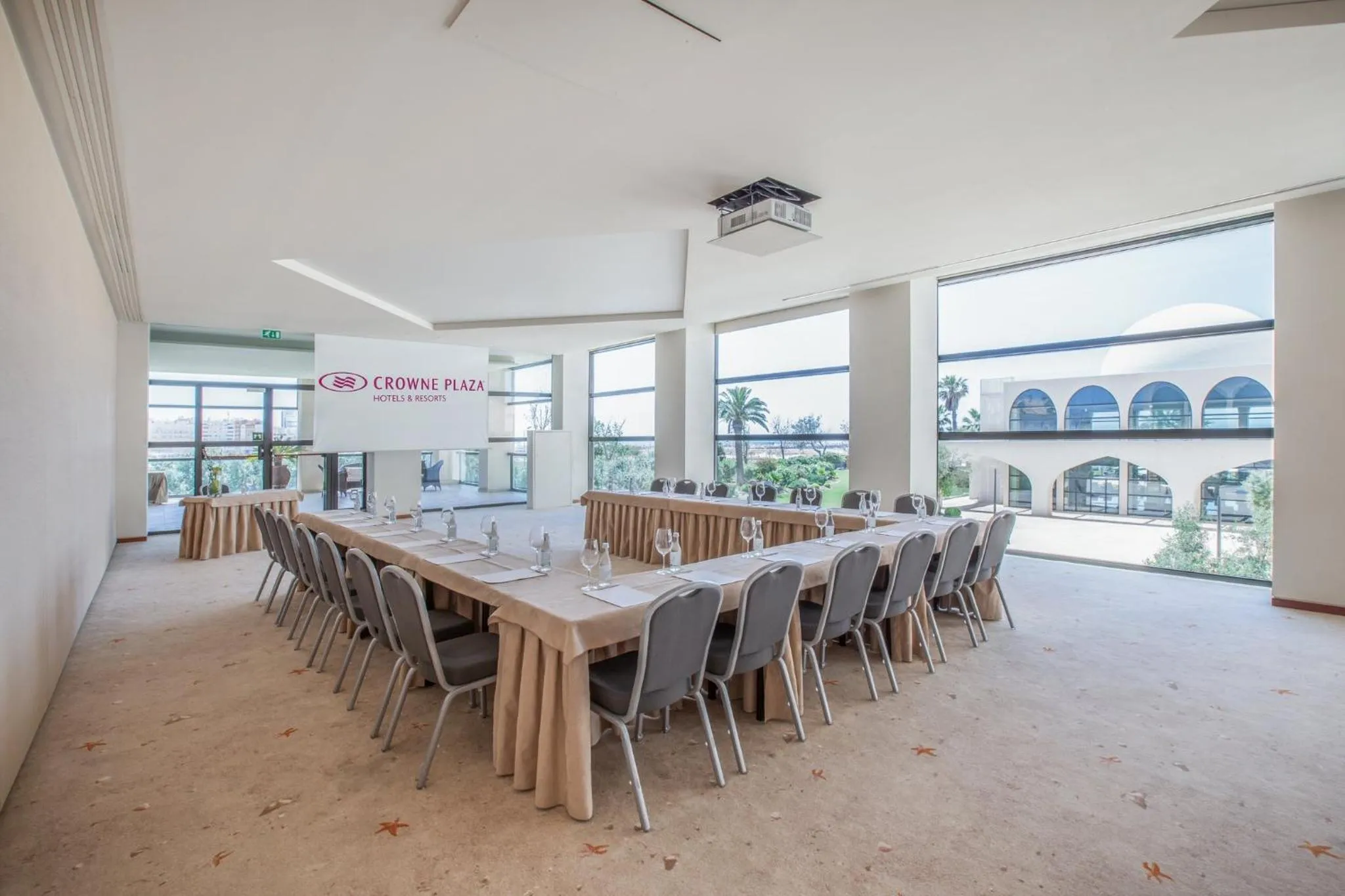 Meeting/conference room in Crowne Plaza Vilamoura - Algarve by IHG
