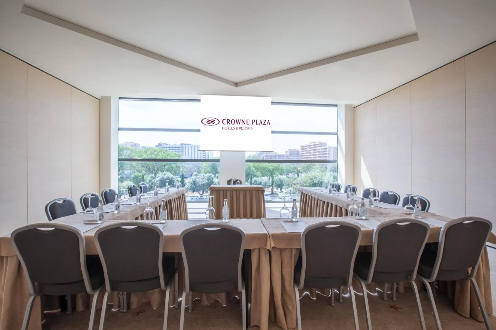 Meeting/conference room in Crowne Plaza Vilamoura - Algarve by IHG