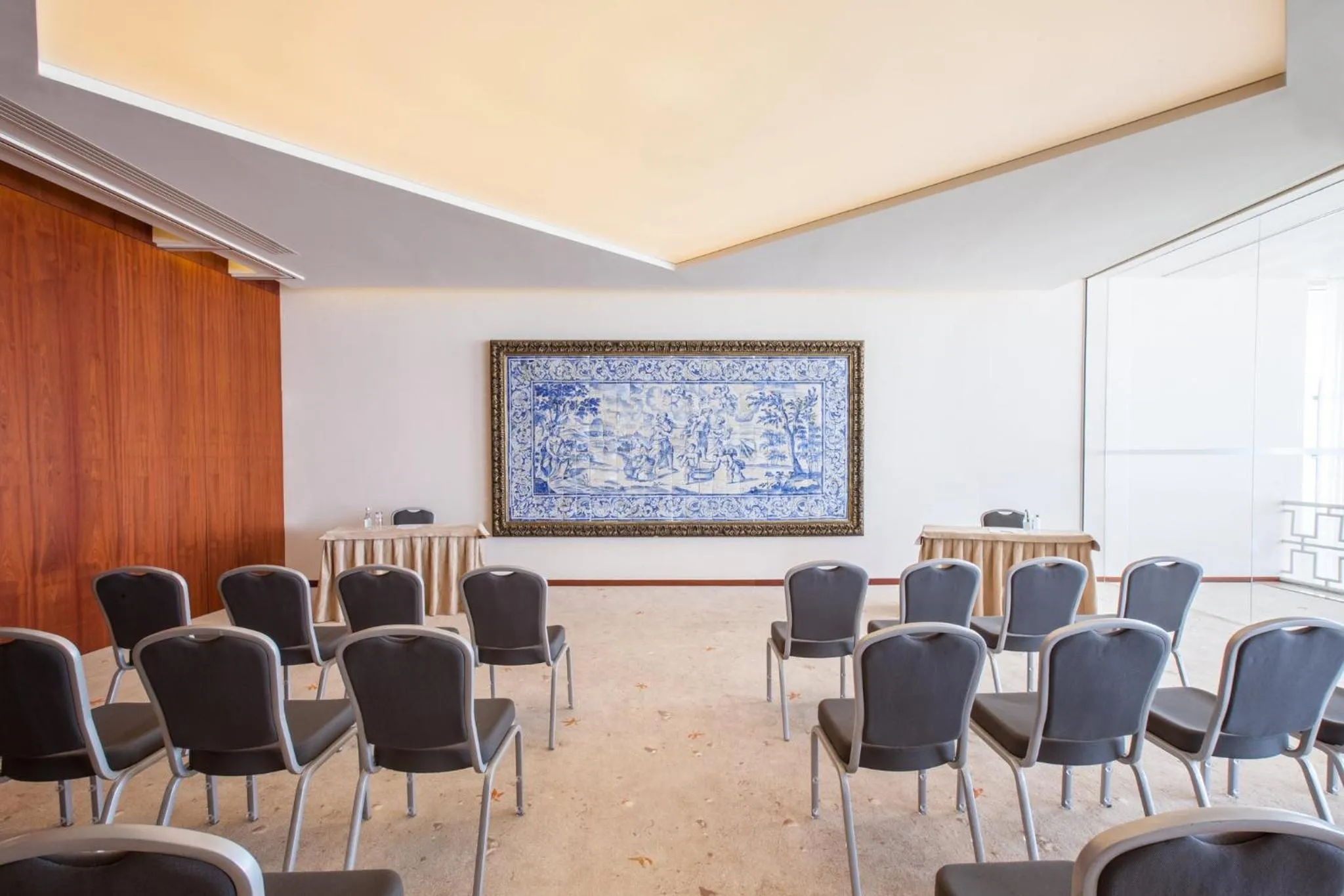 Meeting/conference room in Crowne Plaza Vilamoura - Algarve by IHG