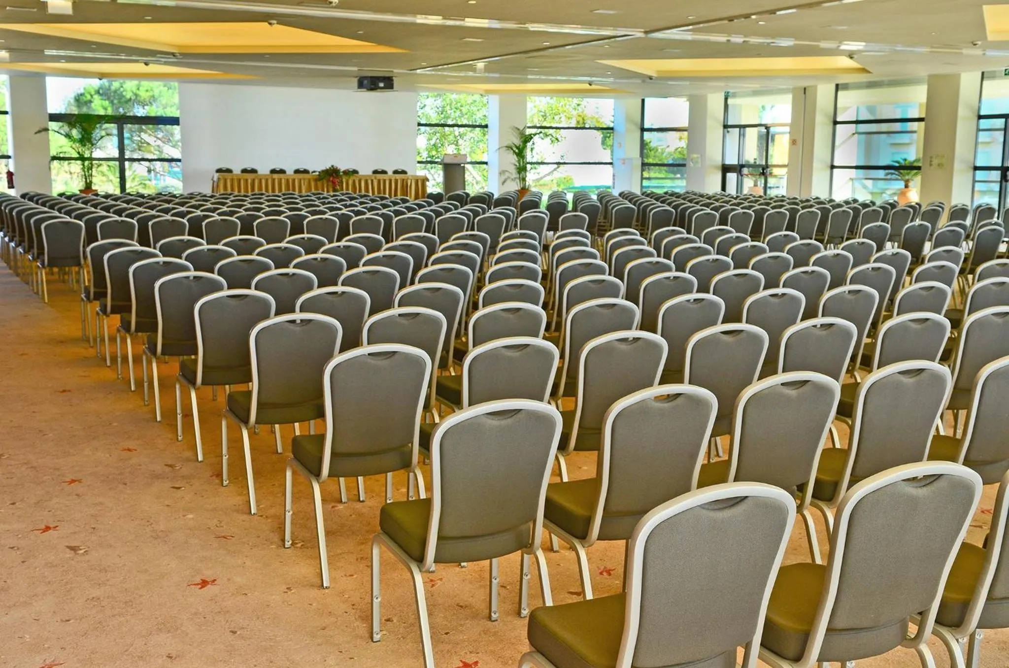 Meeting/conference room in Crowne Plaza Vilamoura - Algarve by IHG