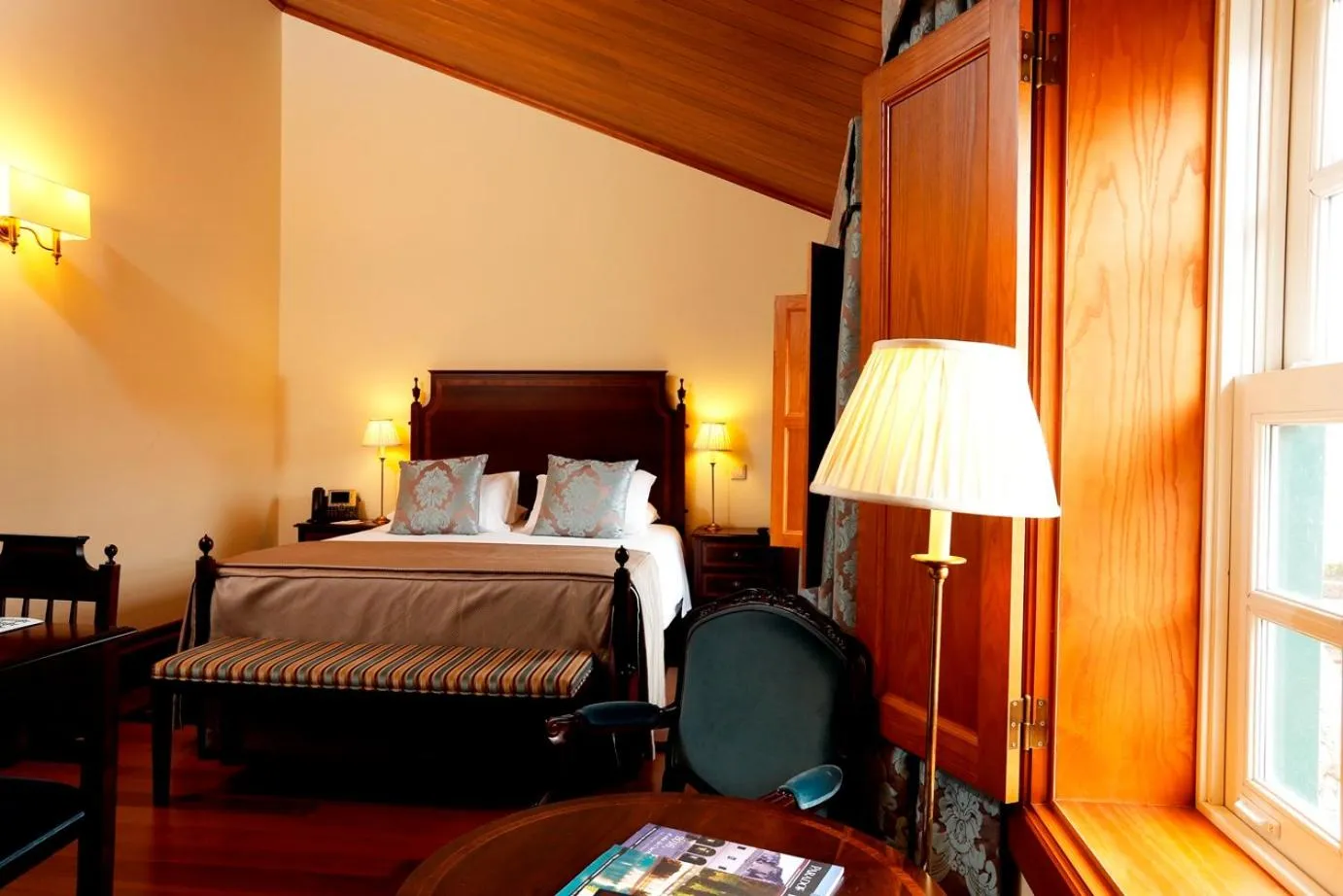 Photo of the whole room, Bed in Parador Casa Da Insua