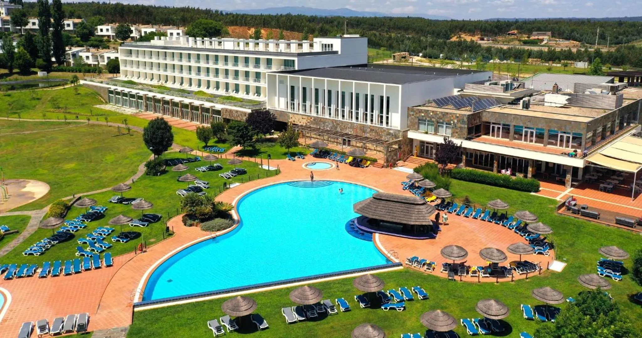 Swimming pool in Montebelo Aguieira Lake Resort & Spa