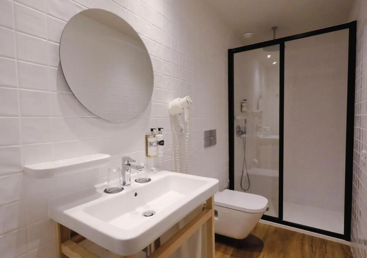 Bathroom in Montebelo Aguieira Lake Resort & Spa