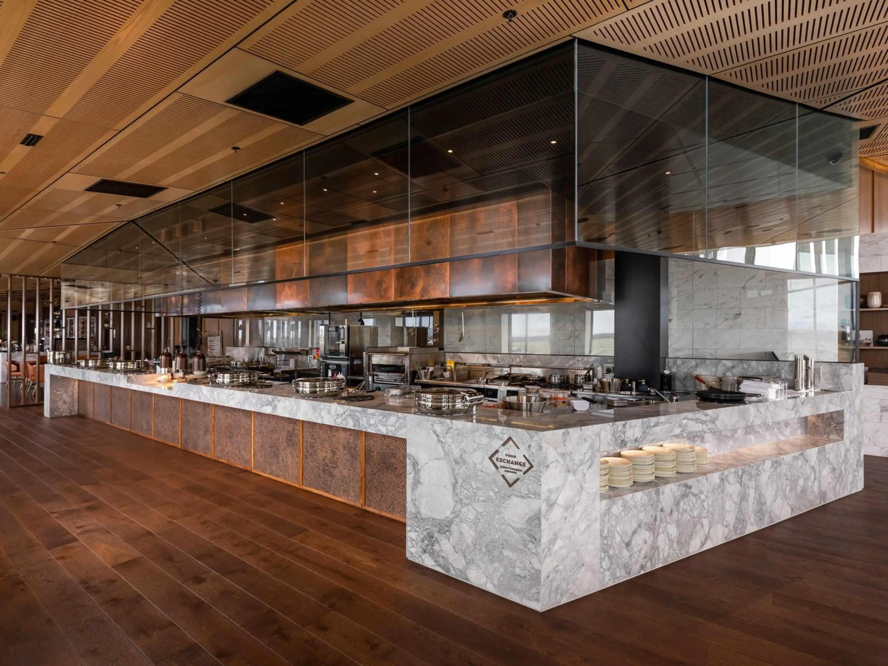 Restaurant/places to eat in Novotel Christchurch Airport