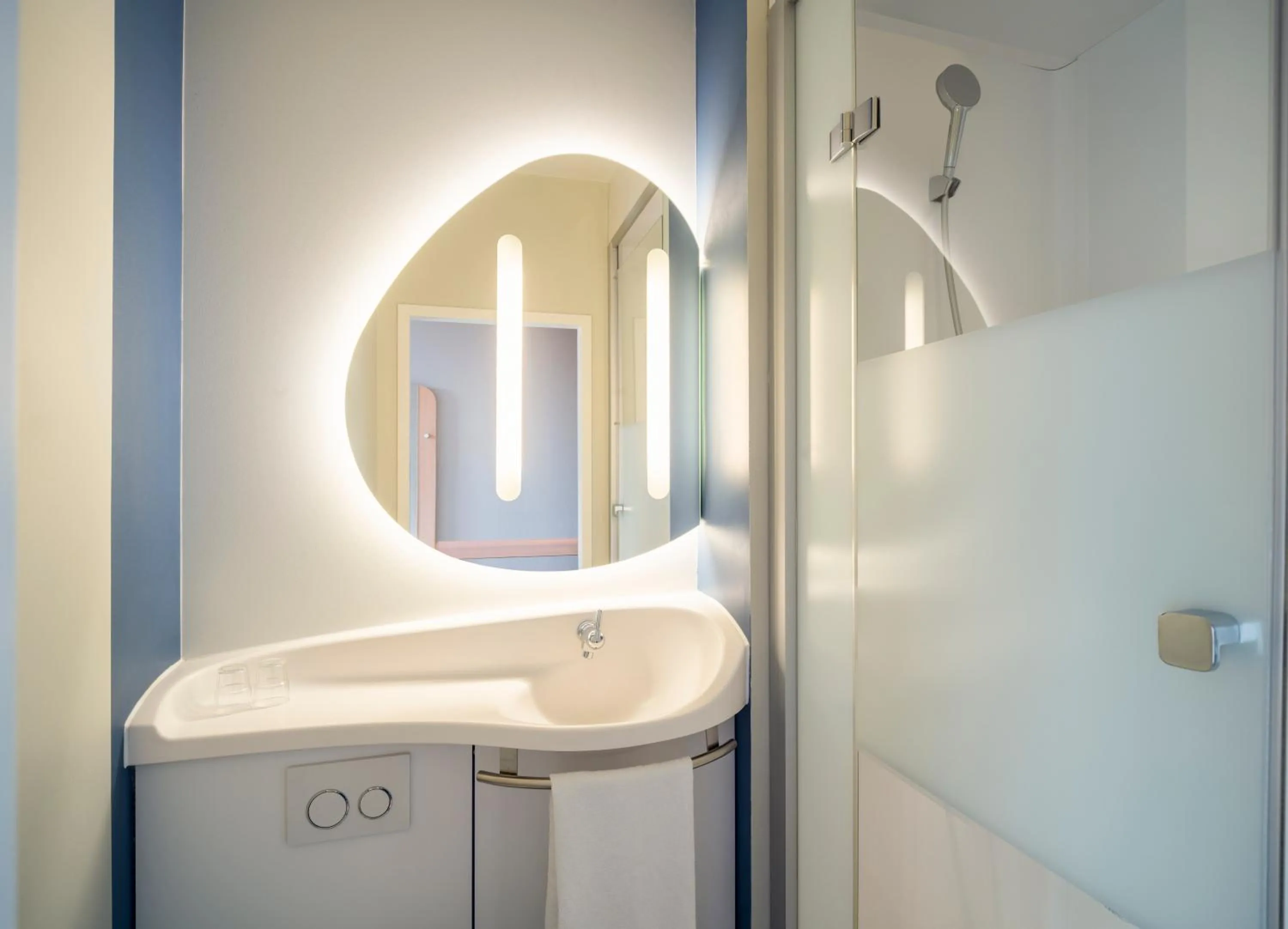 Shower in ibis budget Muenchen Ost Messe