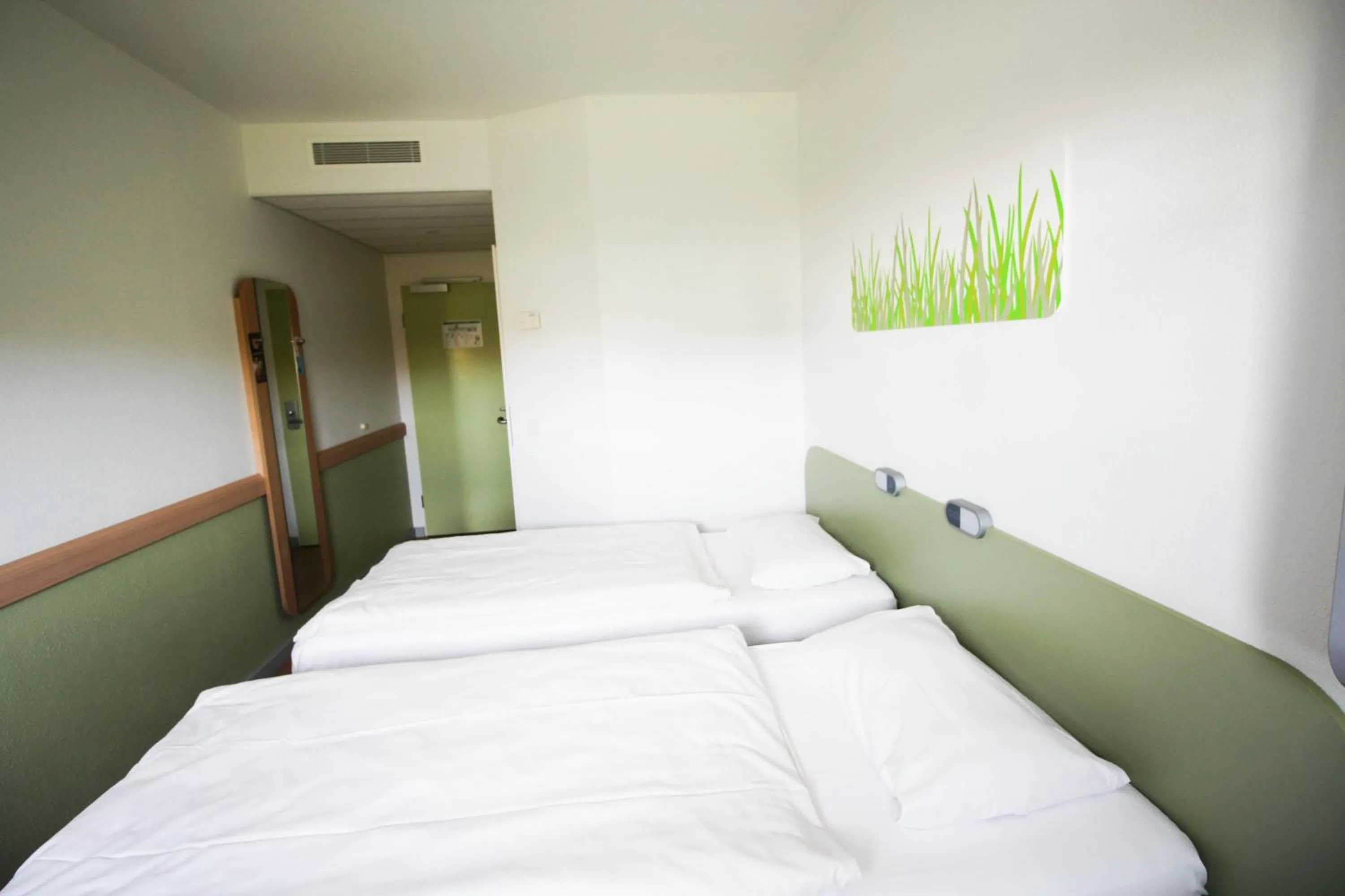 Bed in ibis budget Muenchen Ost Messe