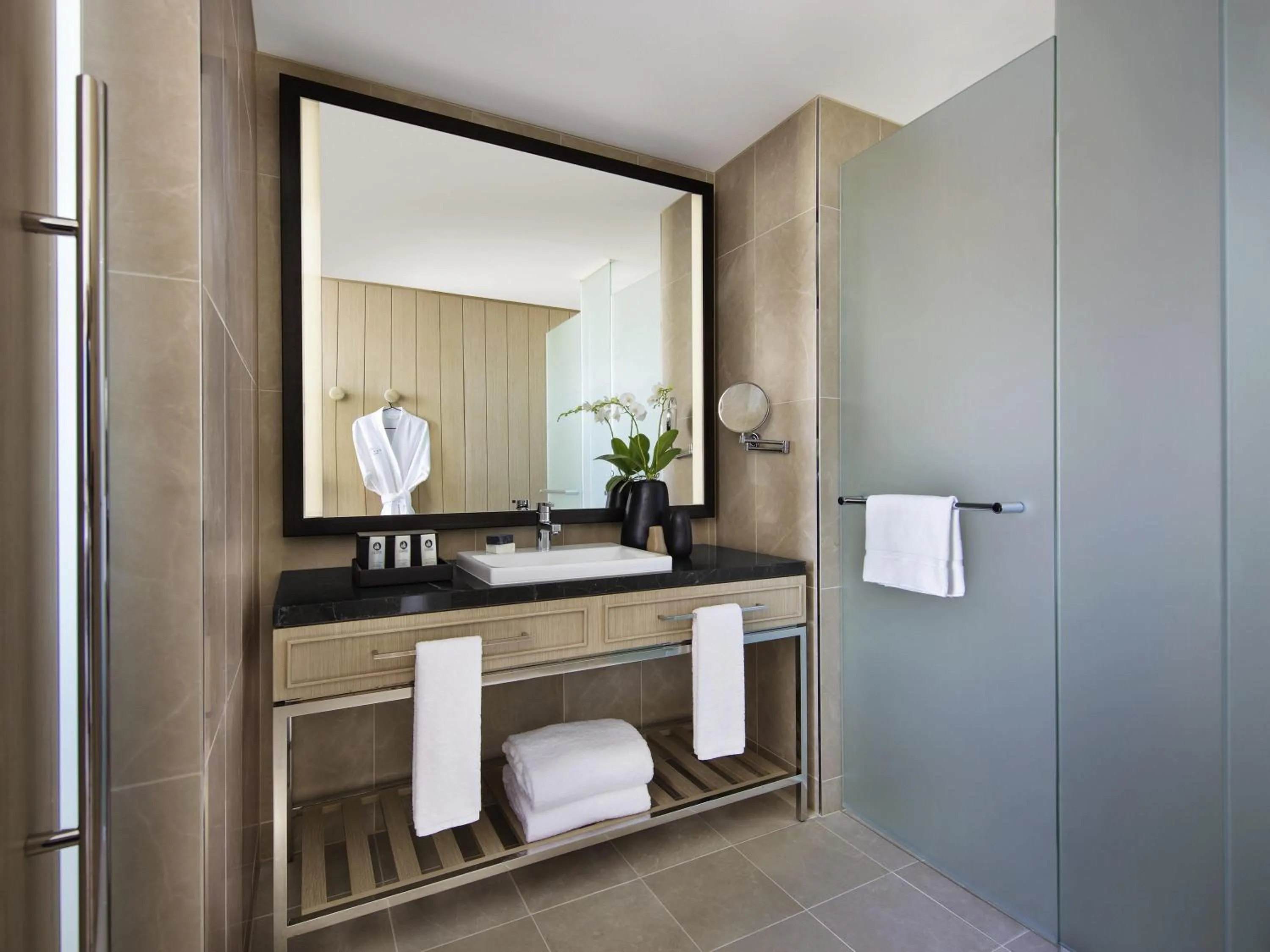 Bedroom in Sofitel Sydney Darling Harbour