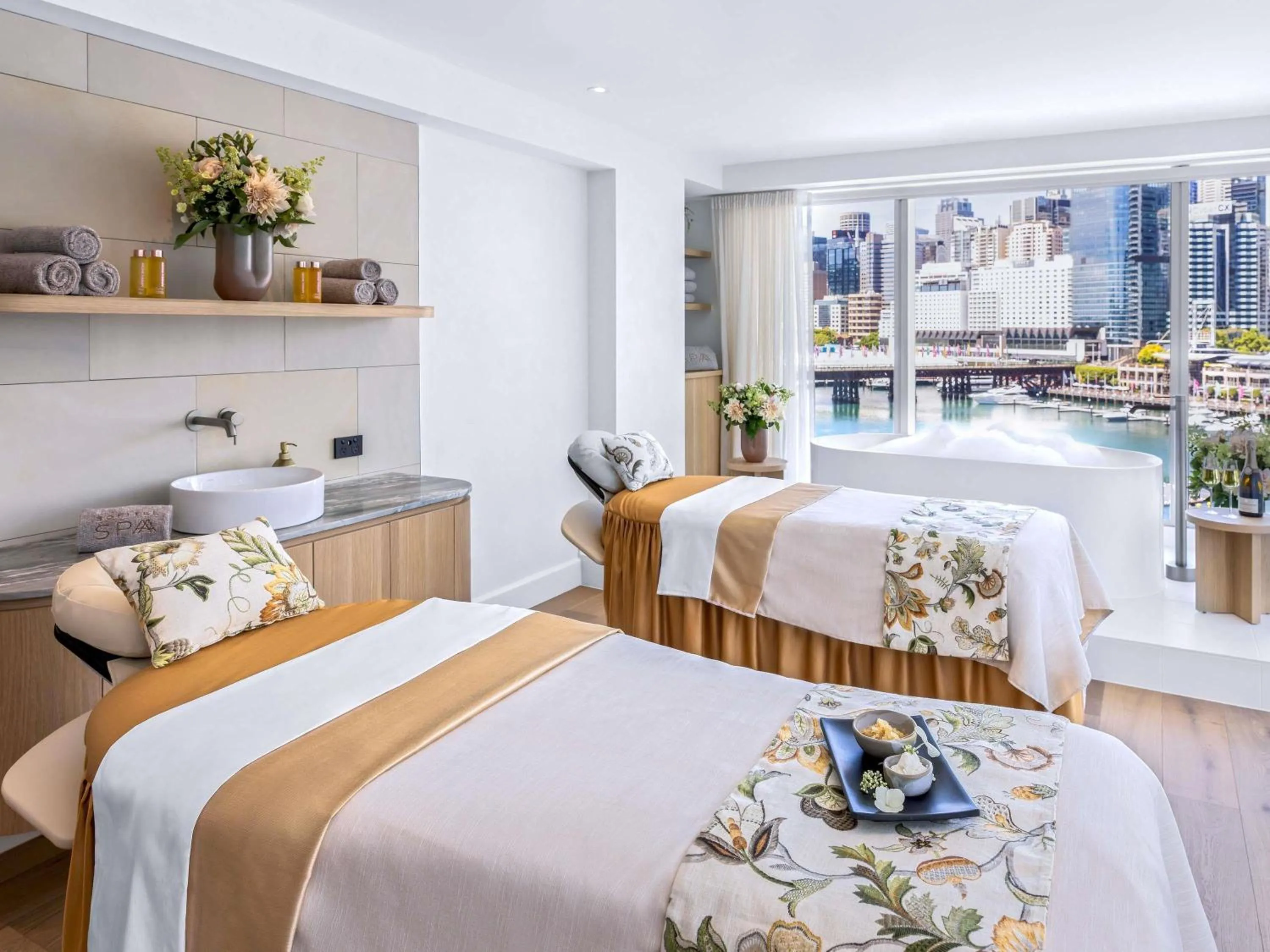 Spa and wellness centre/facilities, Bed in Sofitel Sydney Darling Harbour