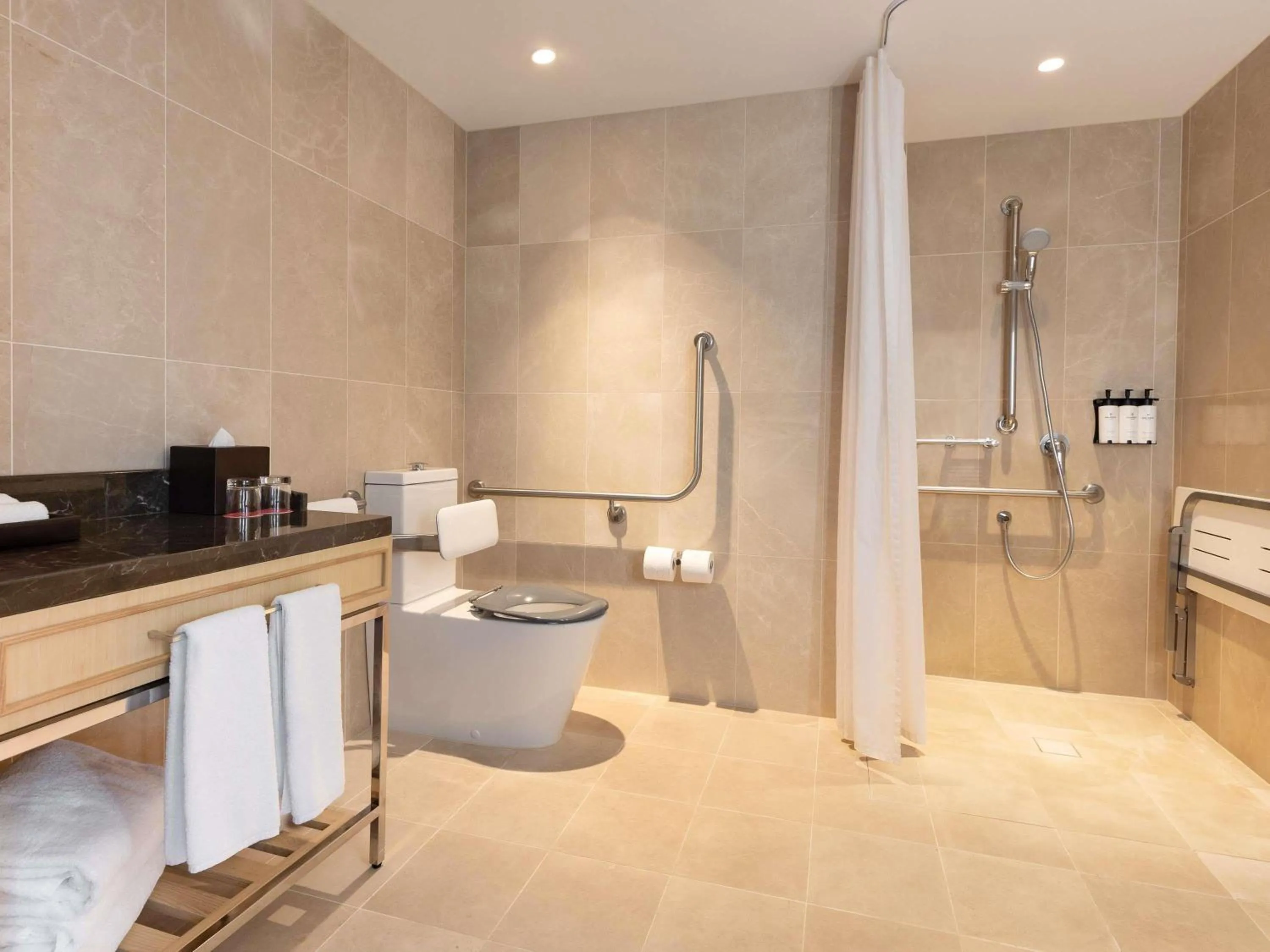 Bedroom in Sofitel Sydney Darling Harbour