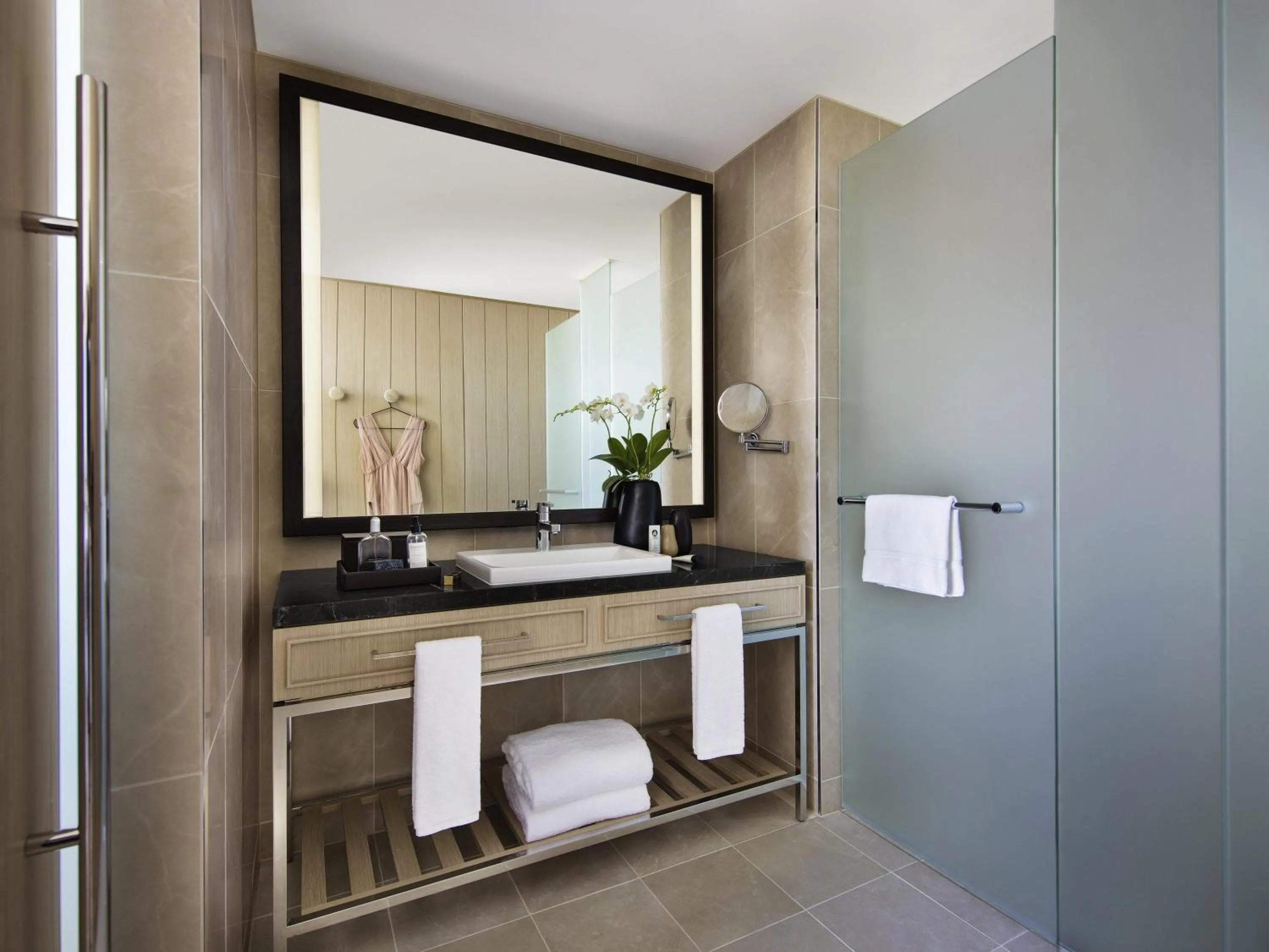 Bedroom in Sofitel Sydney Darling Harbour