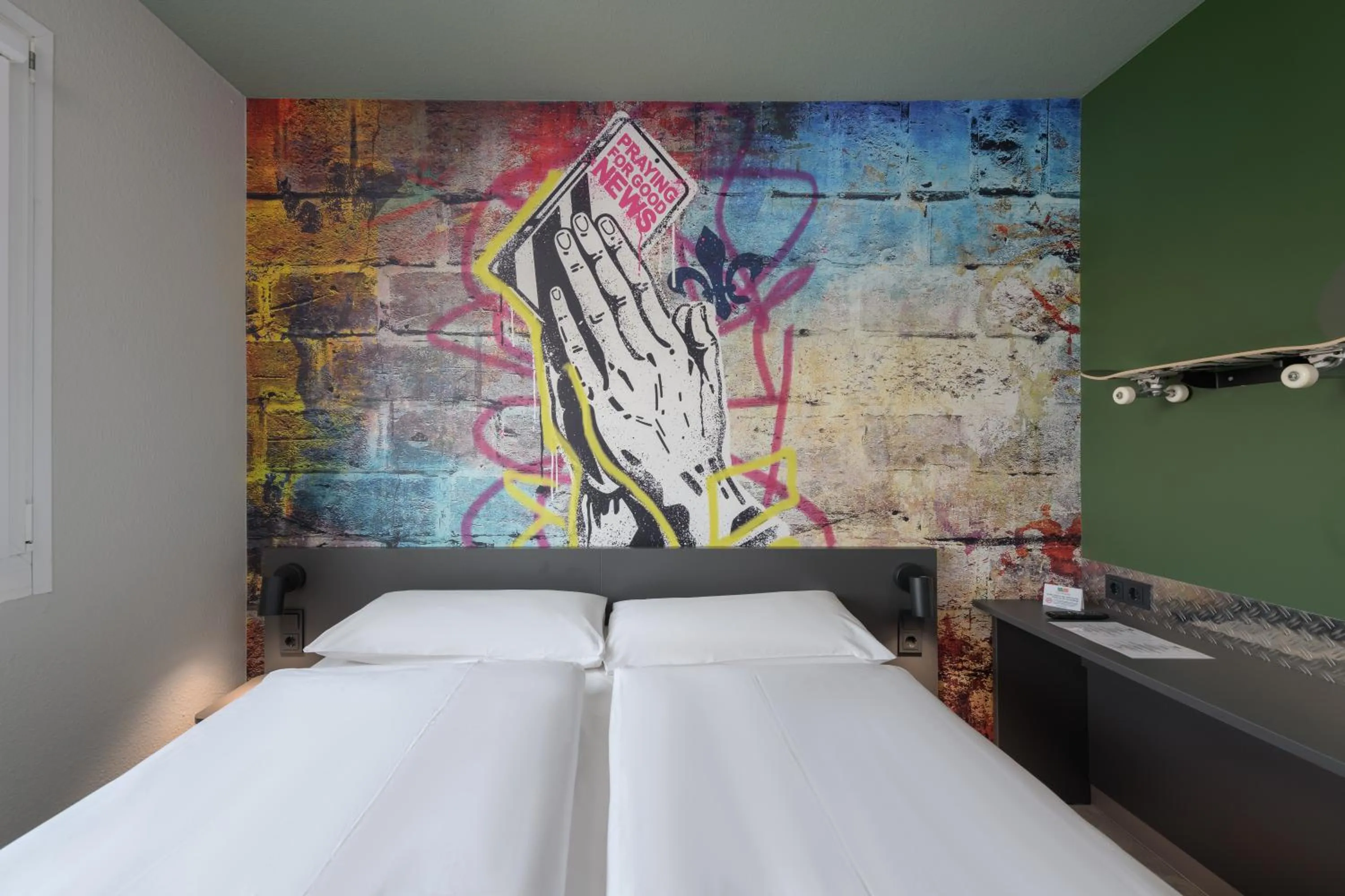 Bed in Felix Hotel Darmstadt