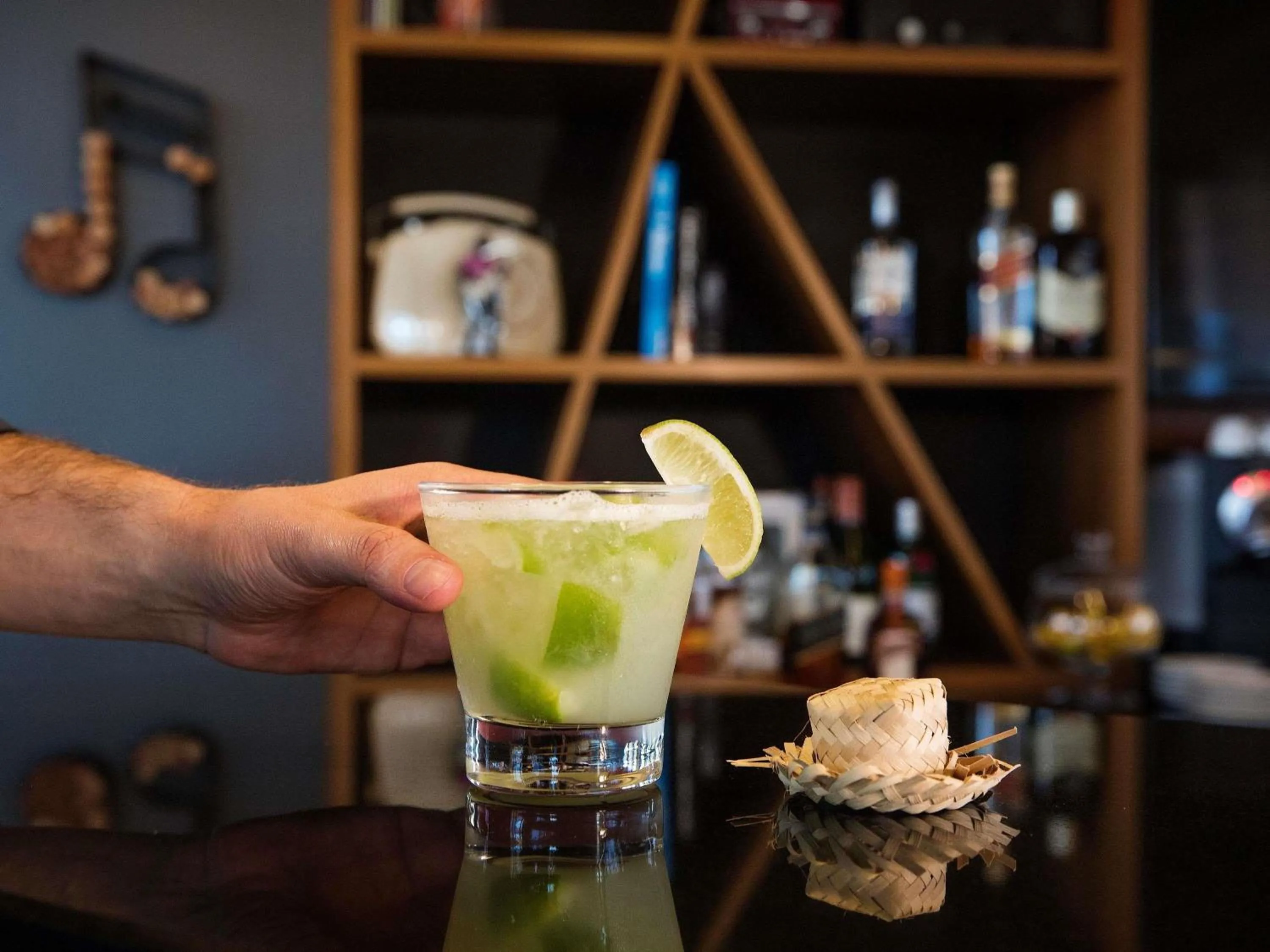 Lounge or bar in ibis Styles Taubate