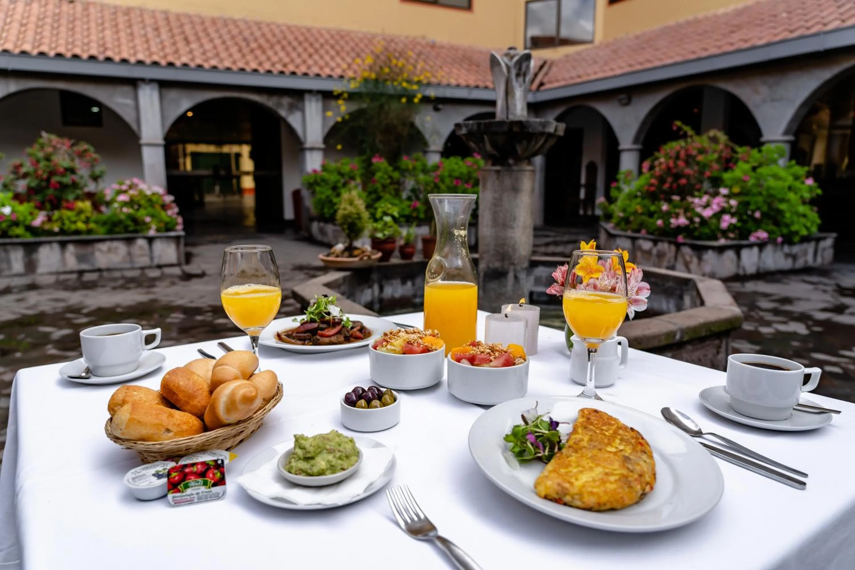 Patio in Hotel Jose Antonio Cusco