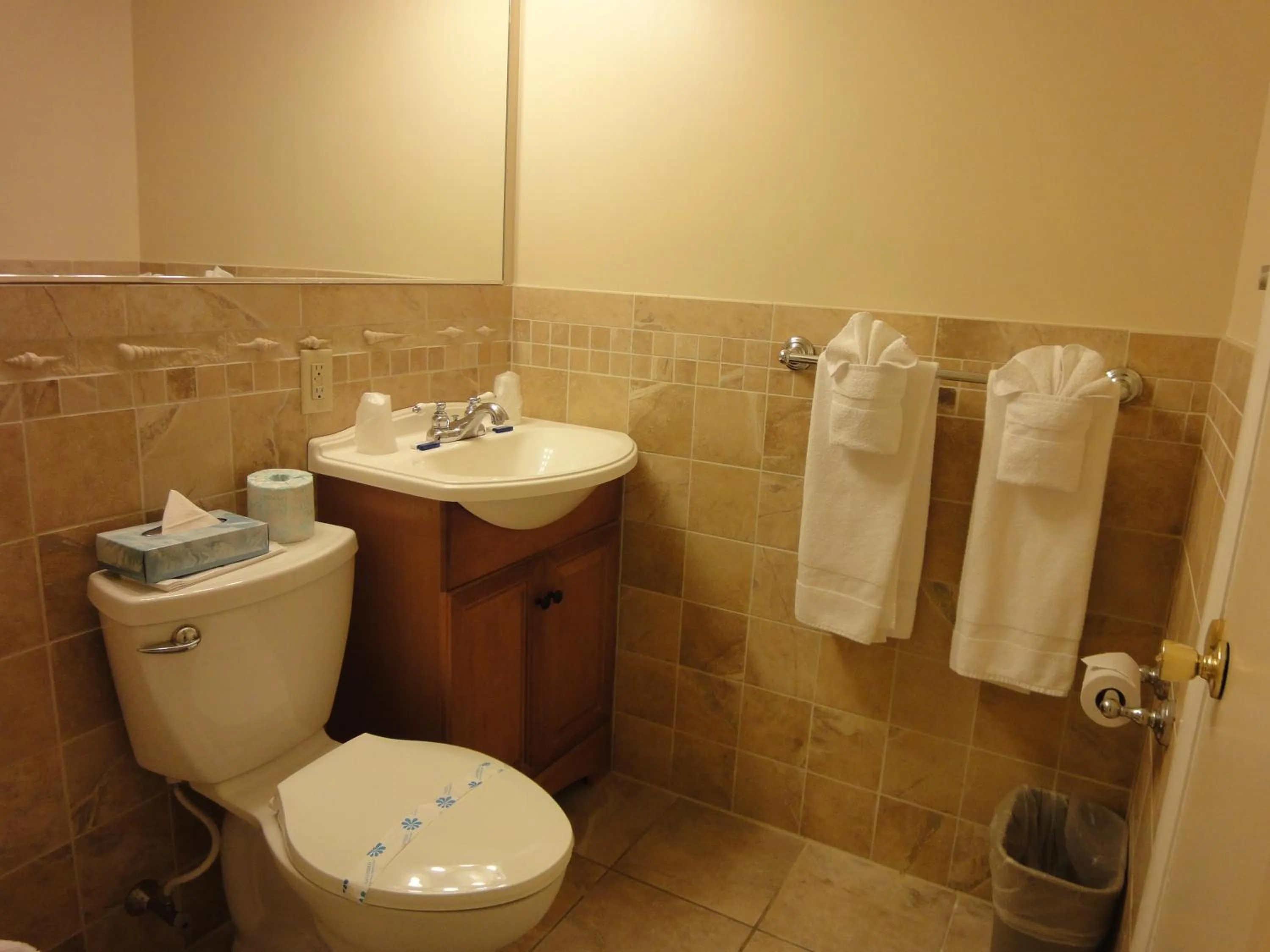 Bathroom in Hyannis Travel Inn