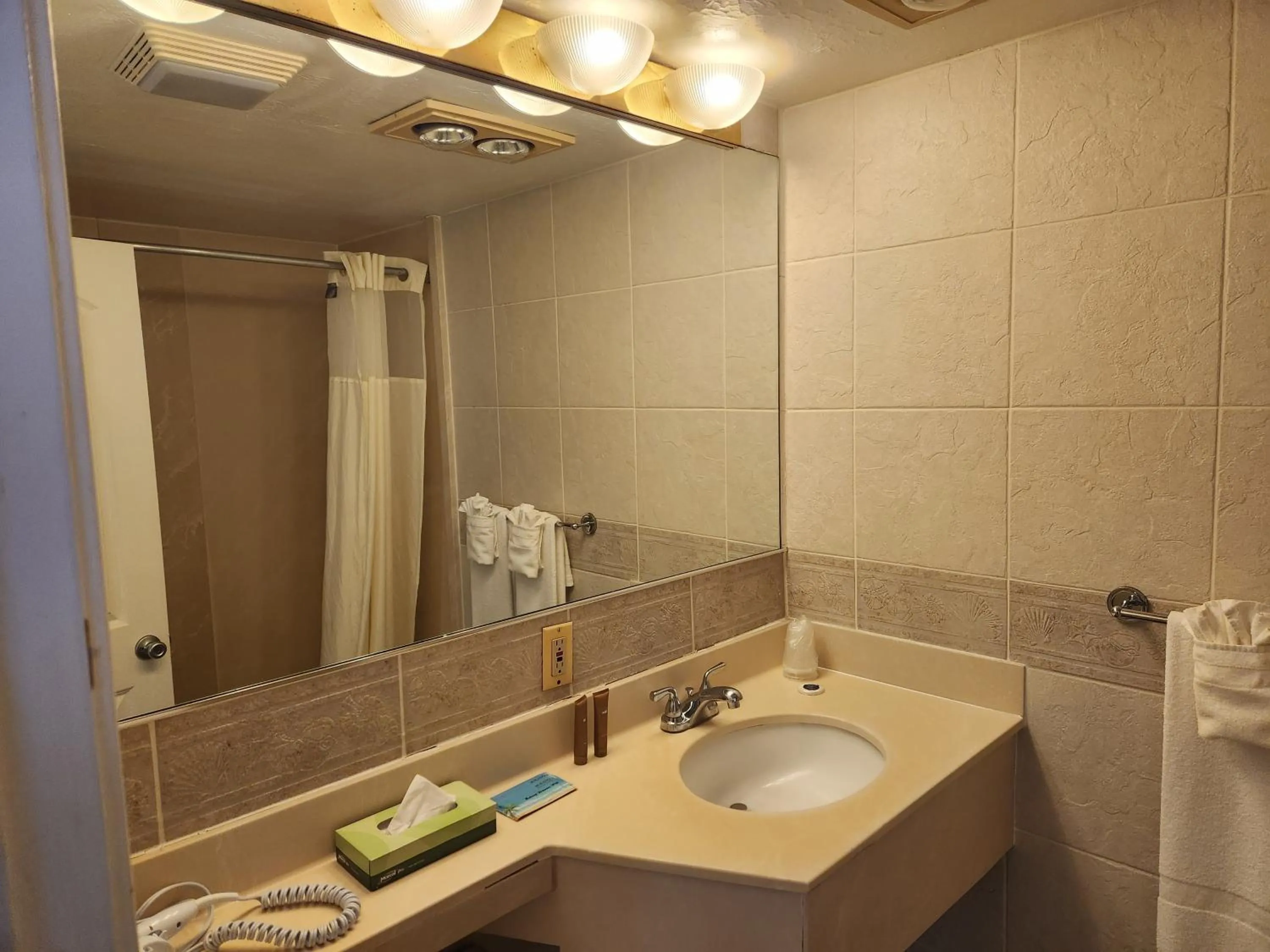 Bathroom in Hyannis Travel Inn