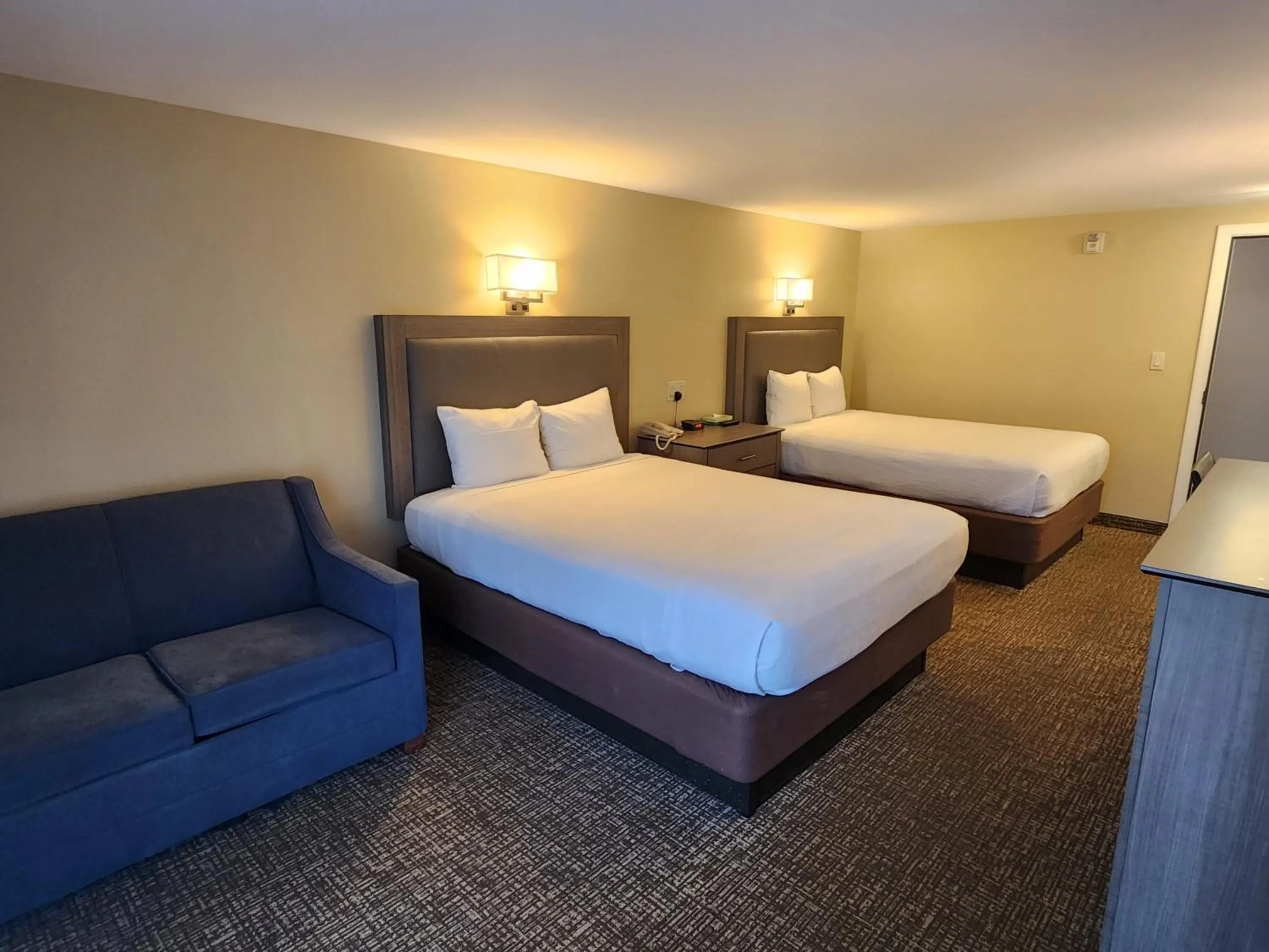 Bed in Hyannis Travel Inn