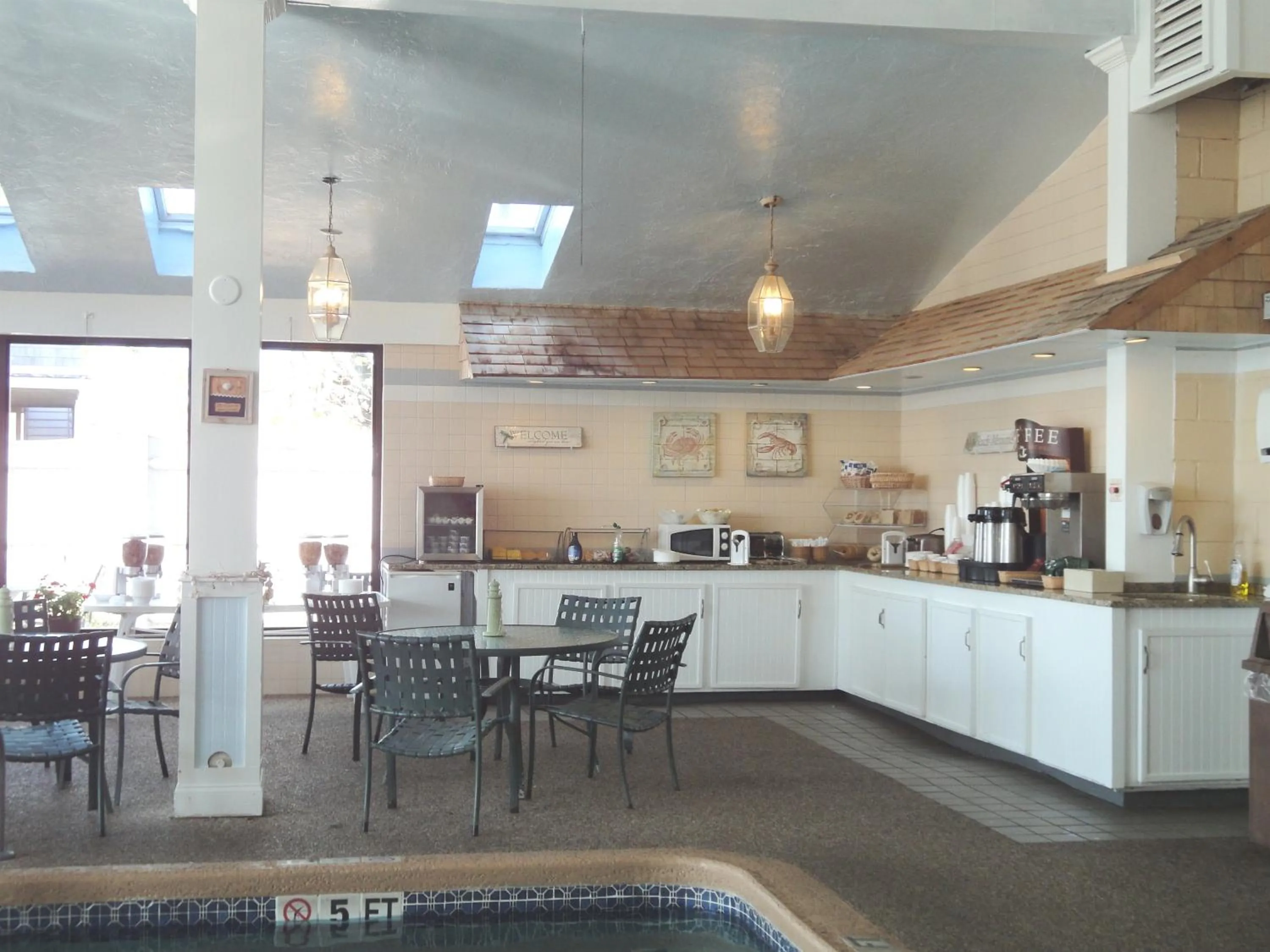 Restaurant/places to eat in Hyannis Travel Inn