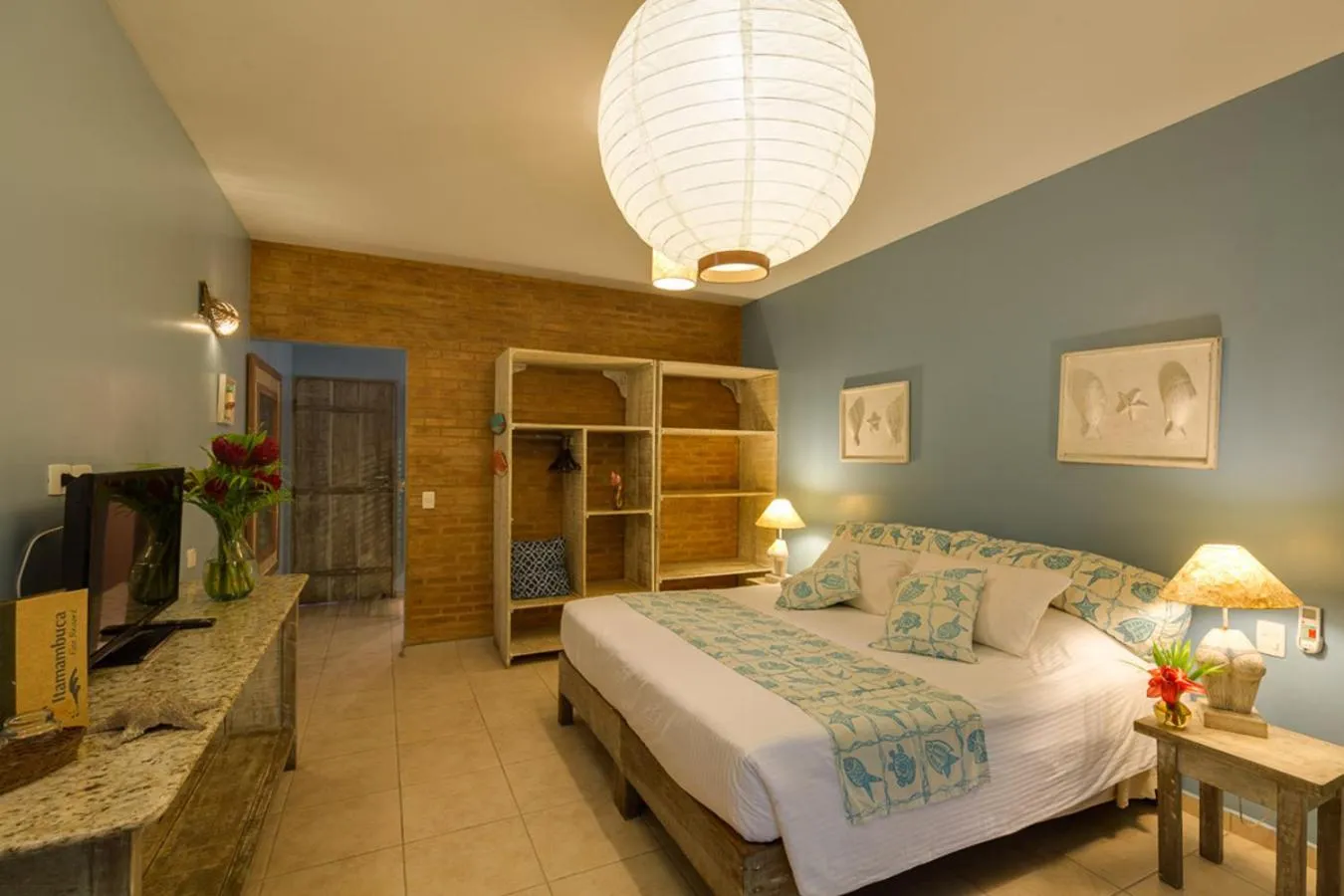 Photo of the whole room, Bed in Itamambuca Eco Resort