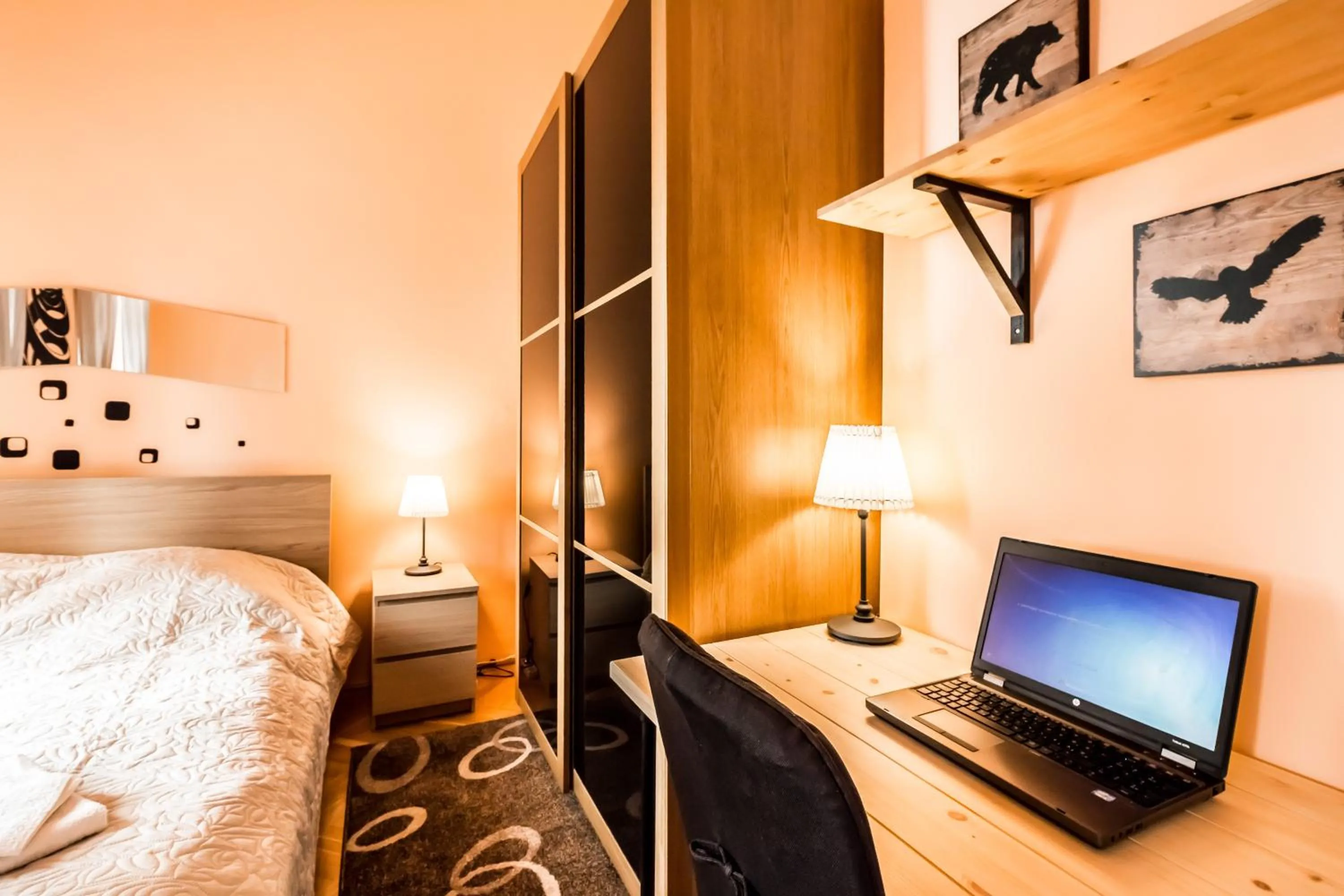 TV and multimedia, Bed in BpR König Design Apartment
