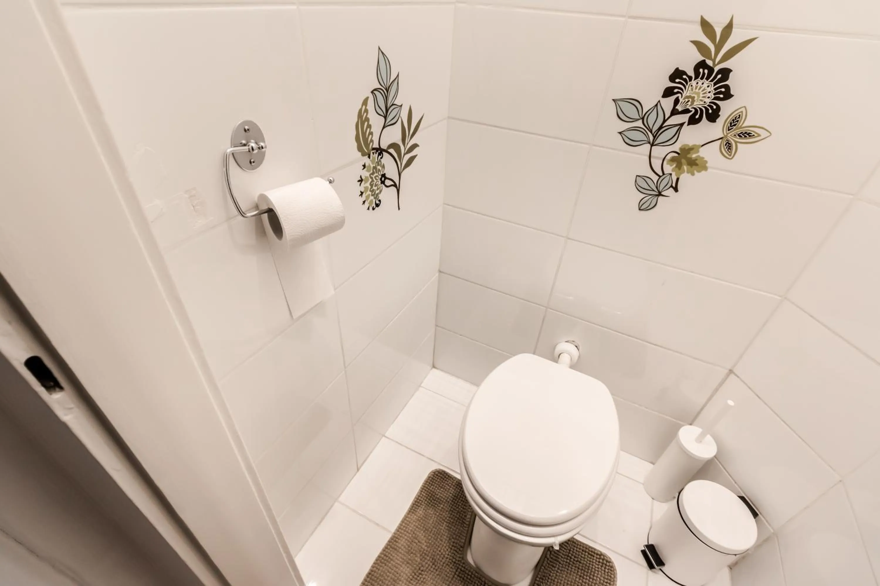 Toilet in BpR König Design Apartment