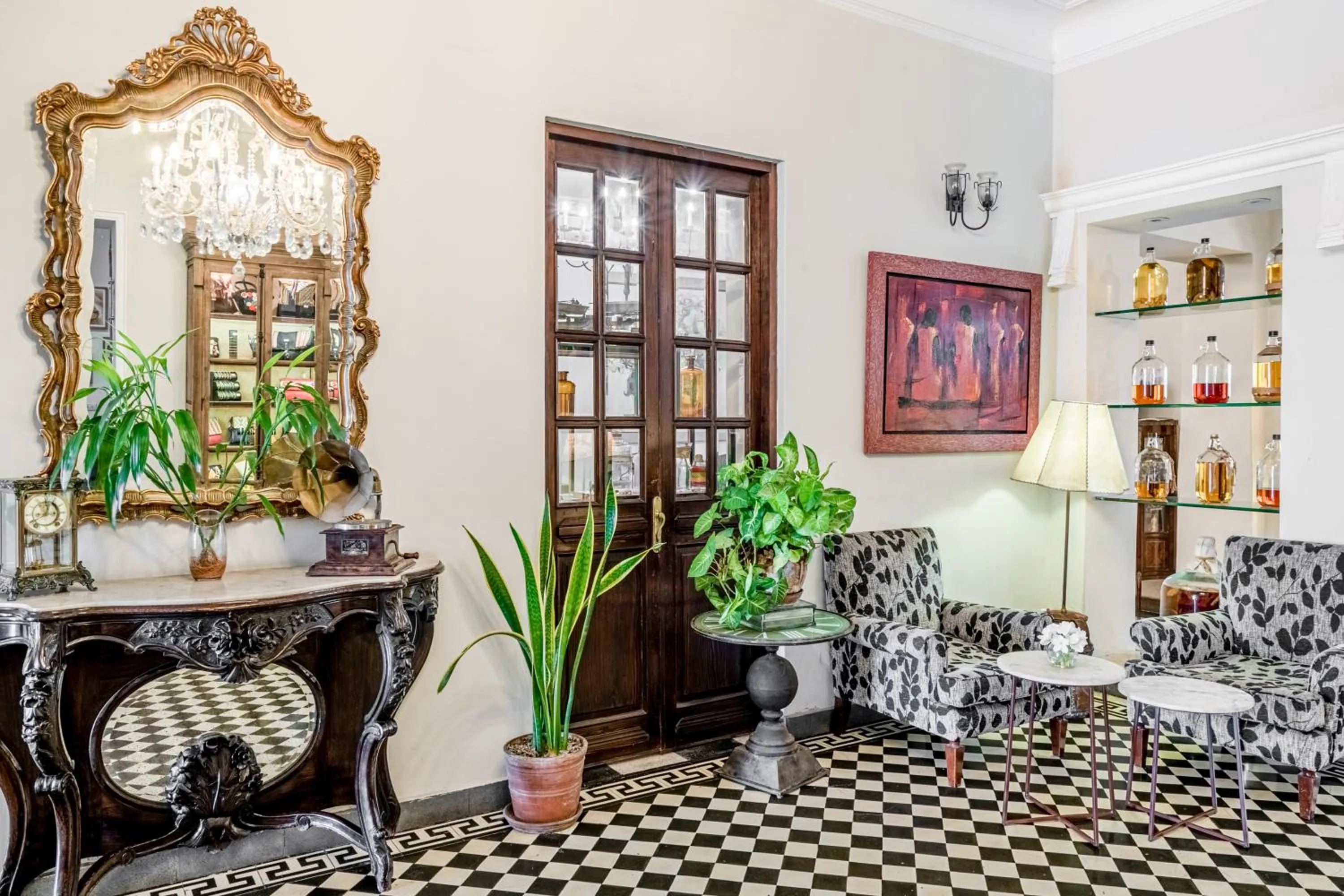 Seating area in Hotel Antigua Miraflores