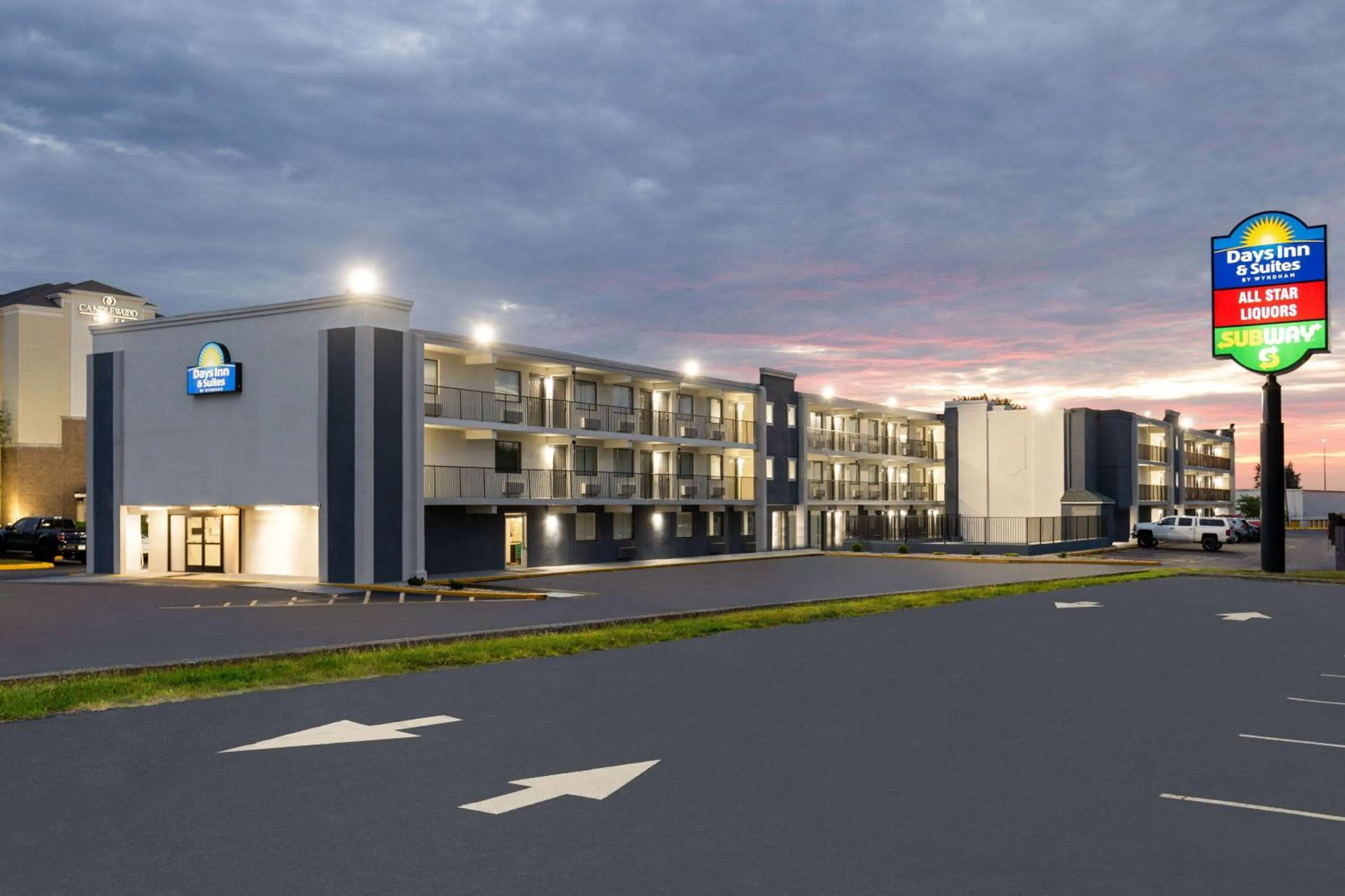 Property building in Day's Inn & Suites by Wyndham Indianapolis Airport East