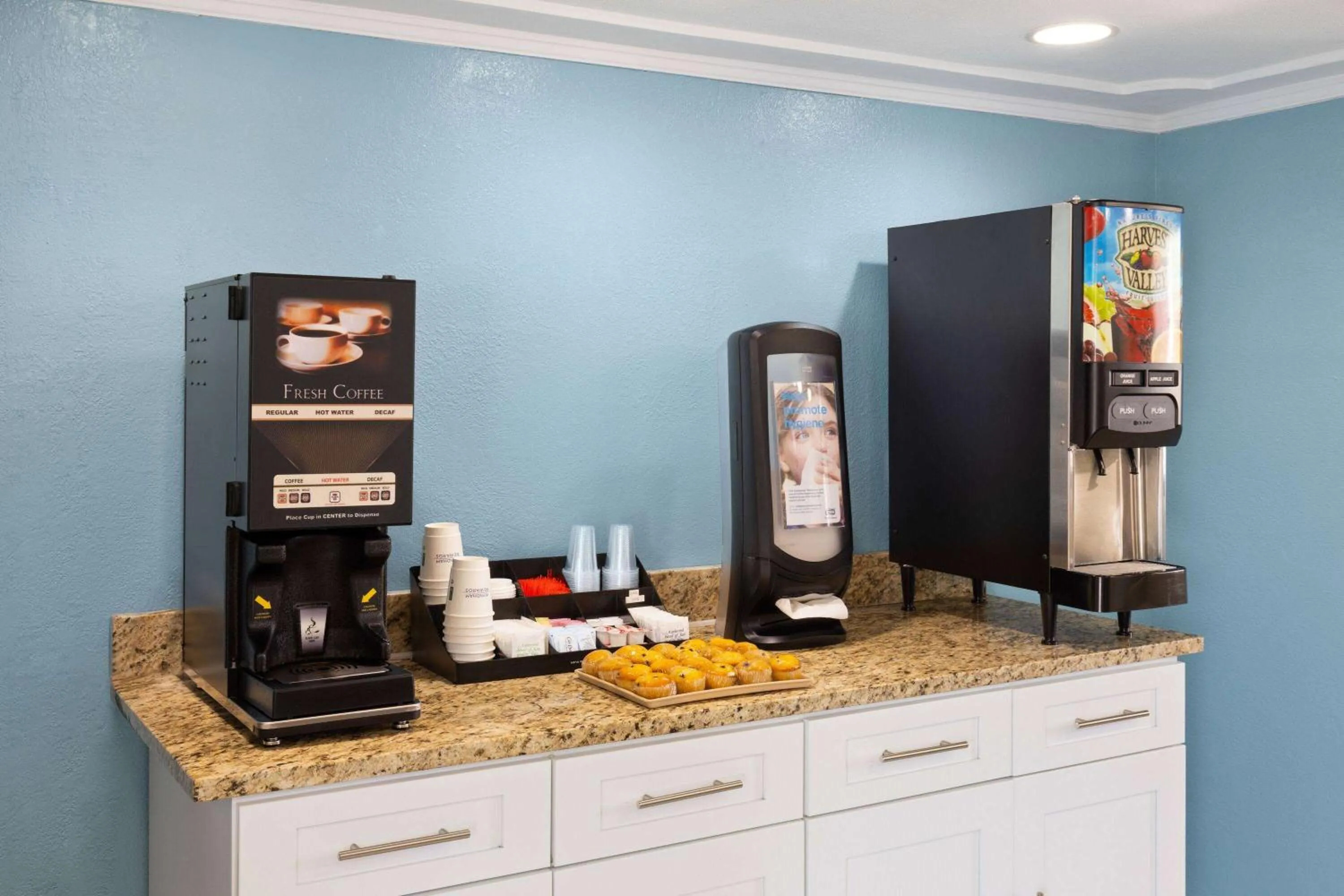 Breakfast in Day's Inn & Suites by Wyndham Indianapolis Airport East