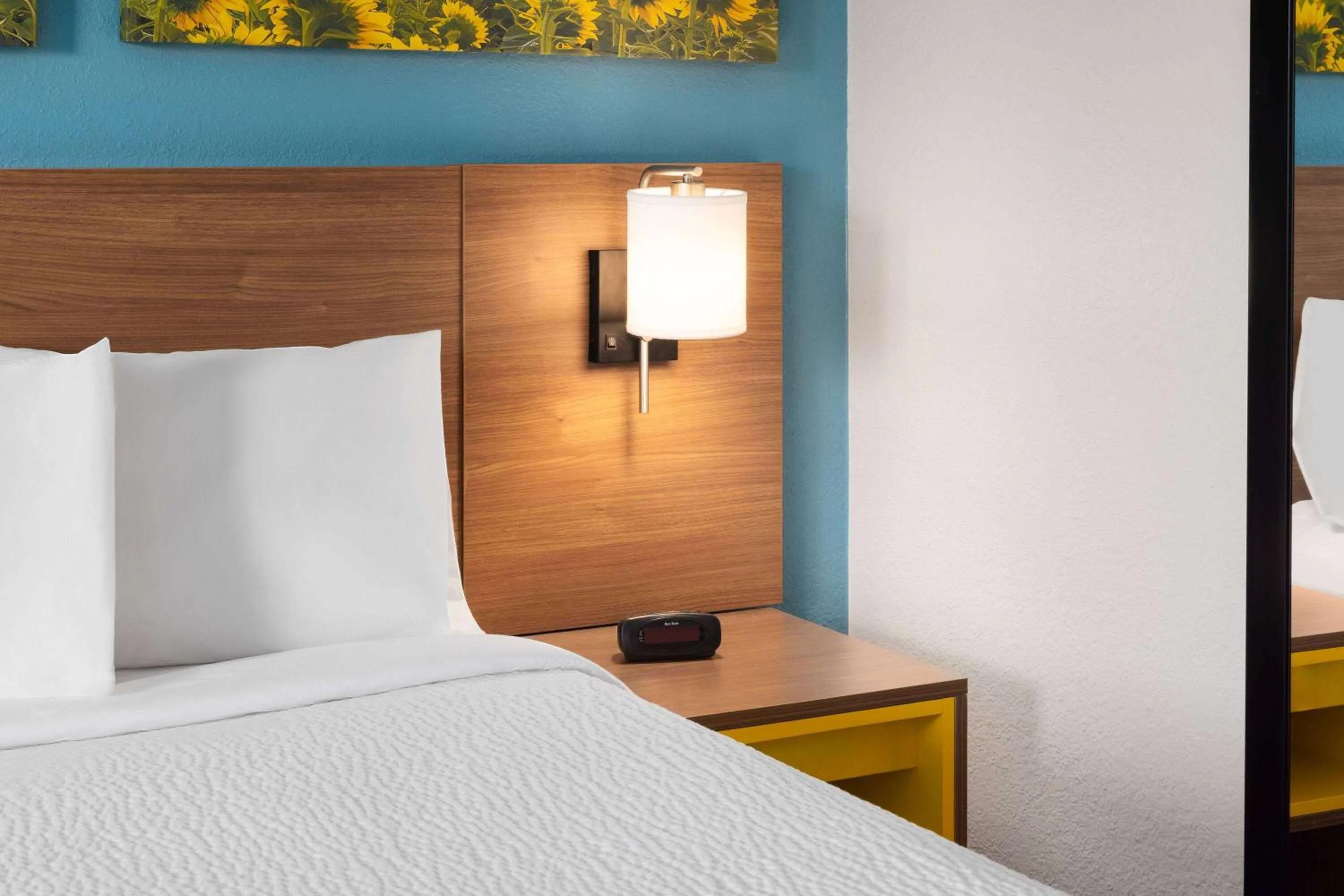 Photo of the whole room in Day's Inn & Suites by Wyndham Indianapolis Airport East