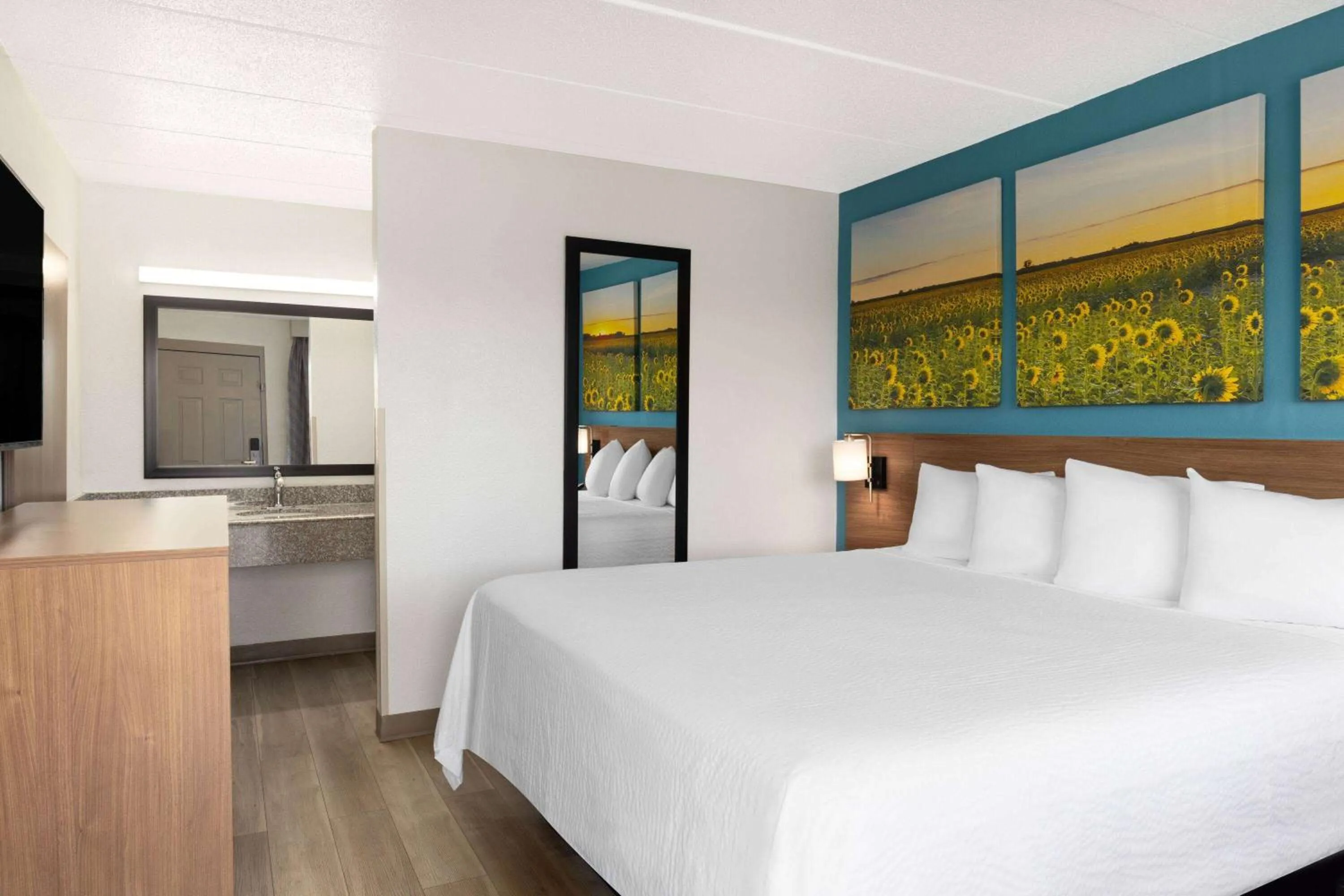 Photo of the whole room in Day's Inn & Suites by Wyndham Indianapolis Airport East