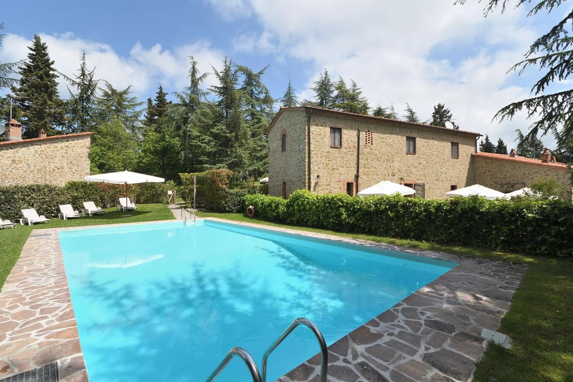 Swimming pool in Castellare in Chianti