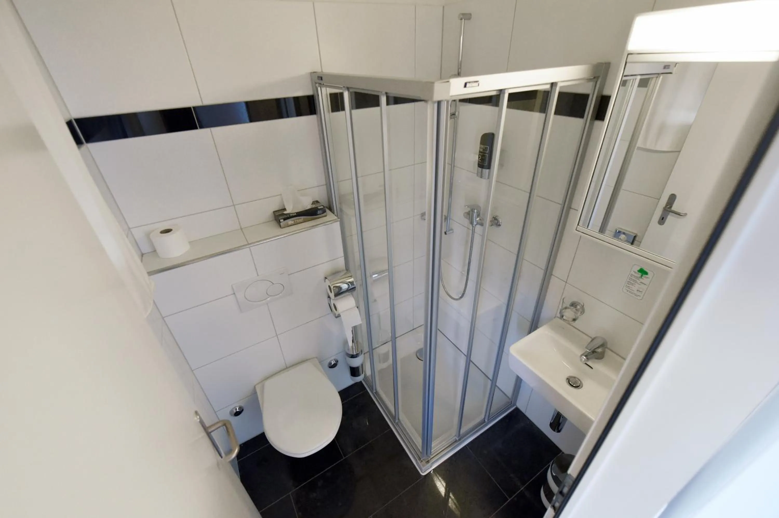 Bathroom in Swiss Star California - Self Check-In